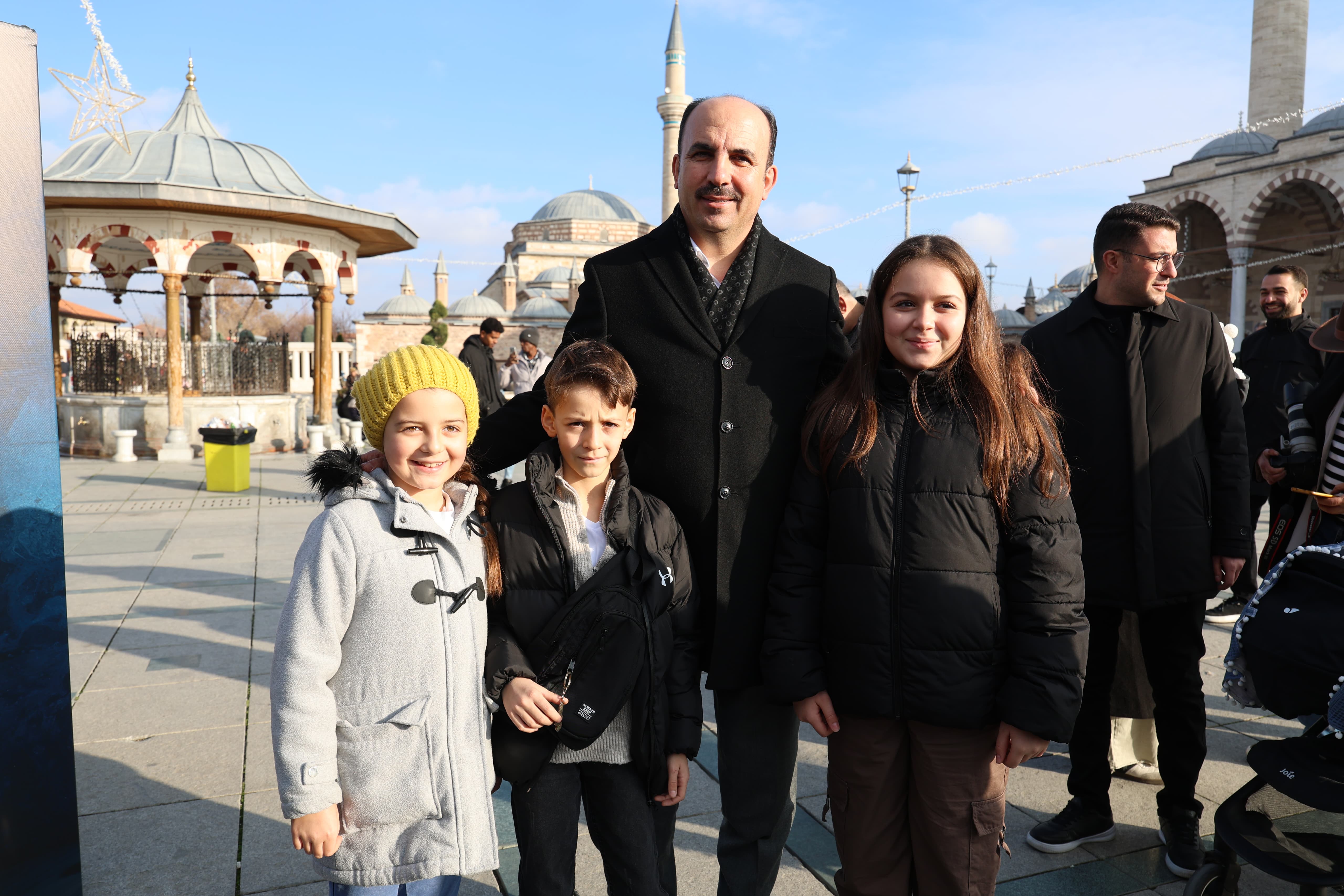 BAŞKAN ALTAY, ŞEB-İ ARUS ETKİNLİKLERİ İÇİN KONYA’YA GELEN MİSAFİRLERLE VE ESNAFLA BULUŞTU