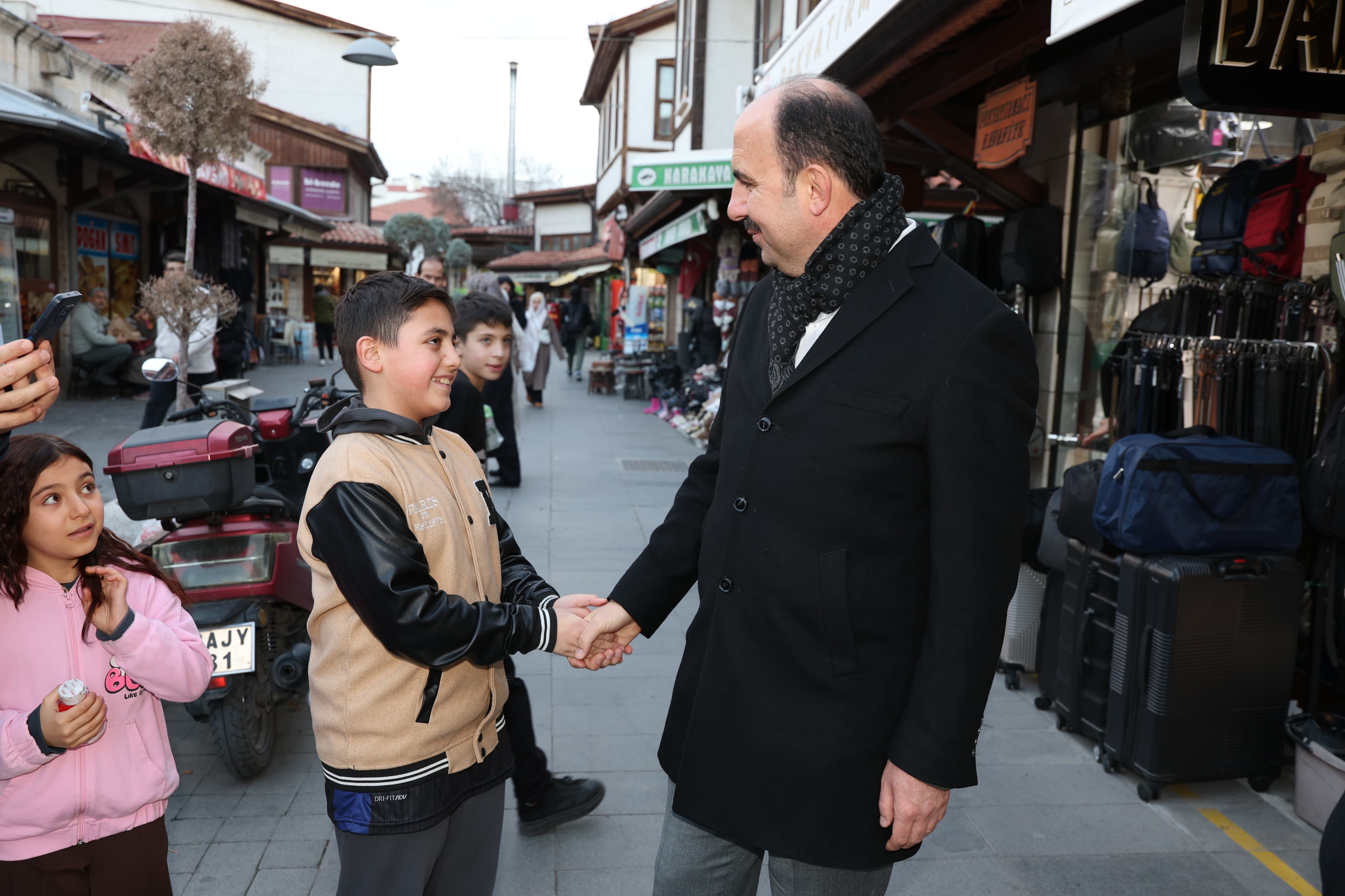 BAŞKAN ALTAY, ŞEB-İ ARUS ETKİNLİKLERİ İÇİN KONYA’YA GELEN MİSAFİRLERLE VE ESNAFLA BULUŞTU