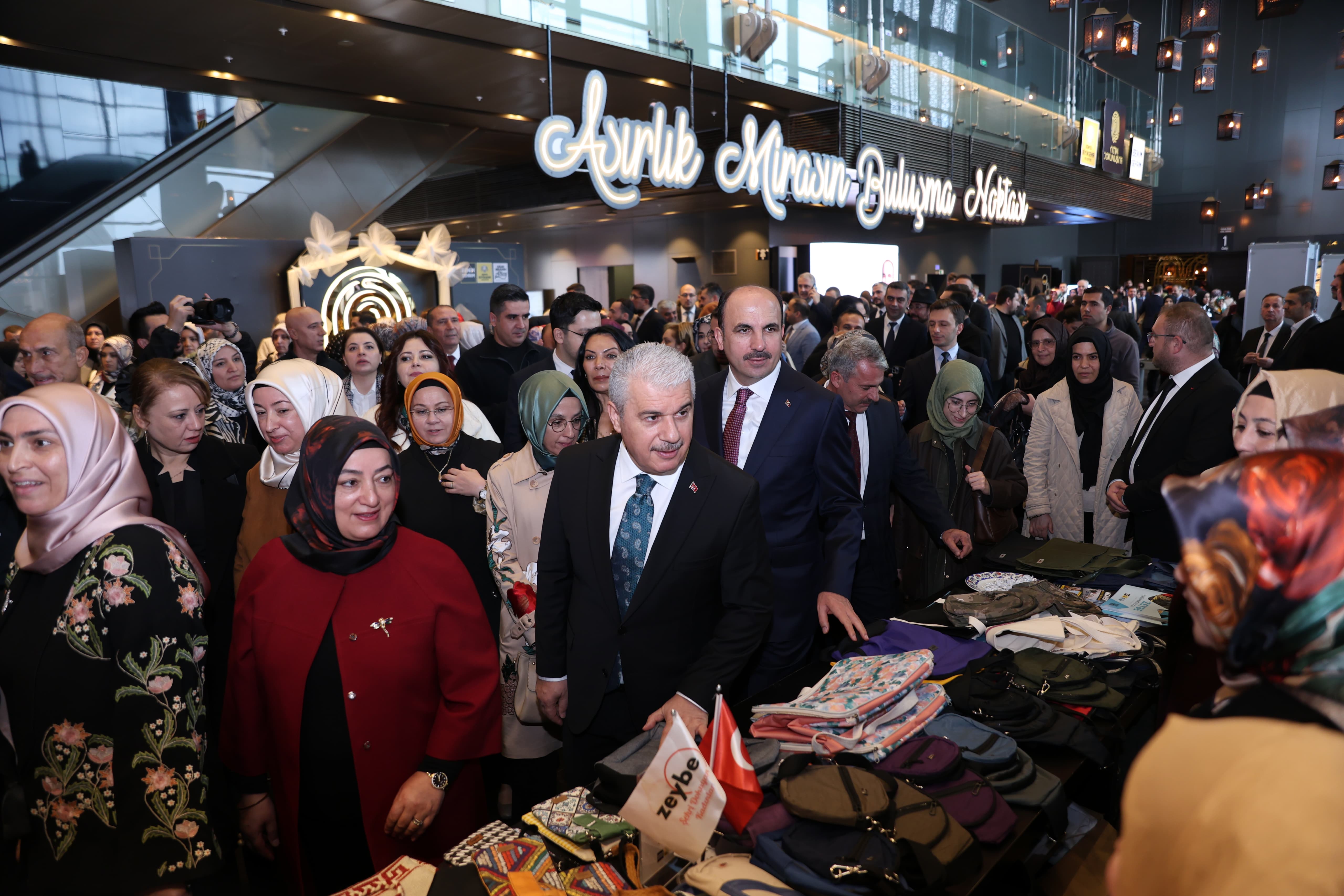 BAŞKAN ALTAY 17. ALTIN DOKUNUŞLAR FESTİVALİ’NE KATILAN HERKESE TEŞEKKÜR ETTİ