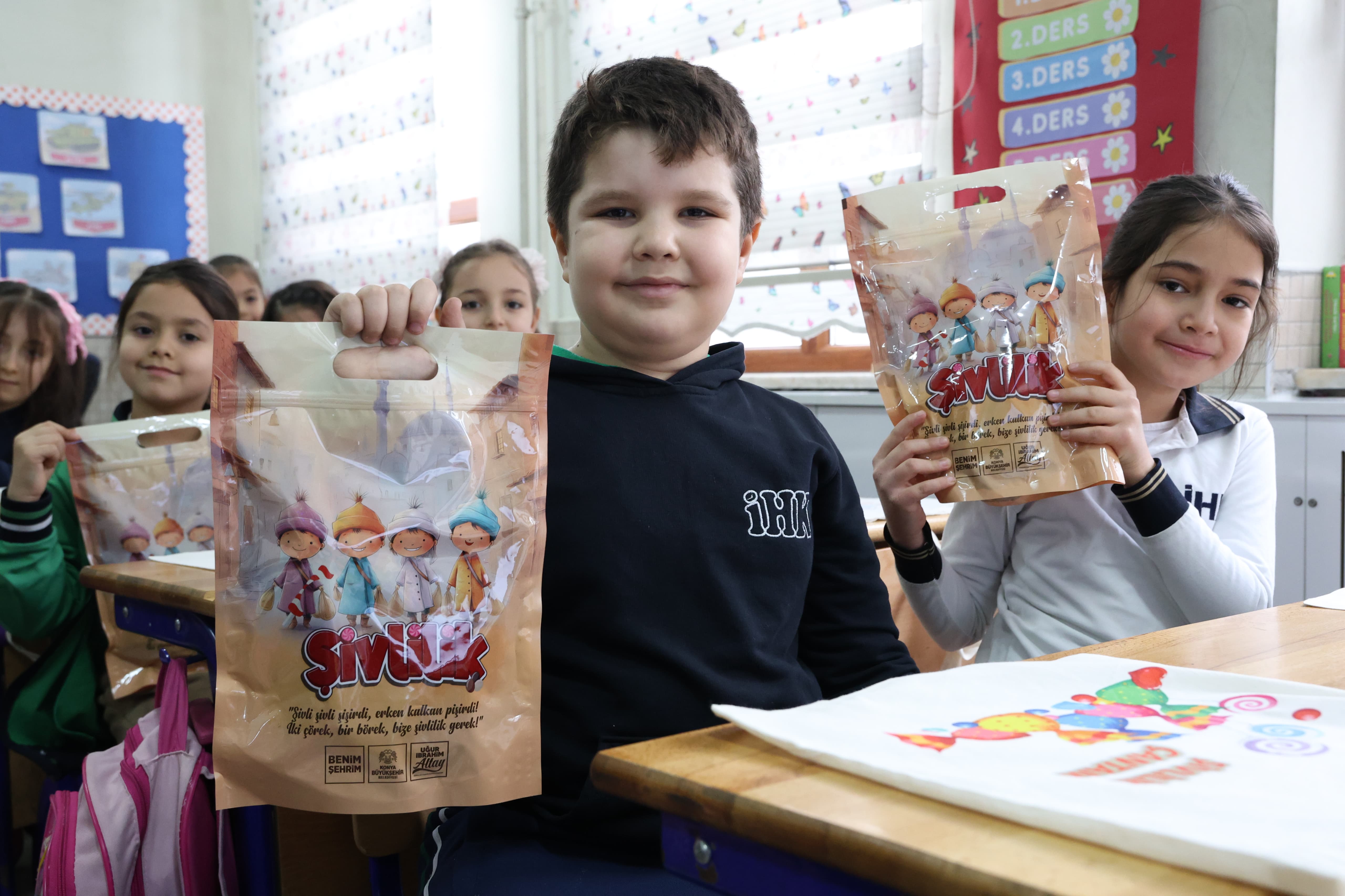 BAŞKAN ALTAY 31 İLÇEDEKİ 220 BİN ÇOCUĞA ŞİVLİLİK MUTLULUĞU YAŞATTI