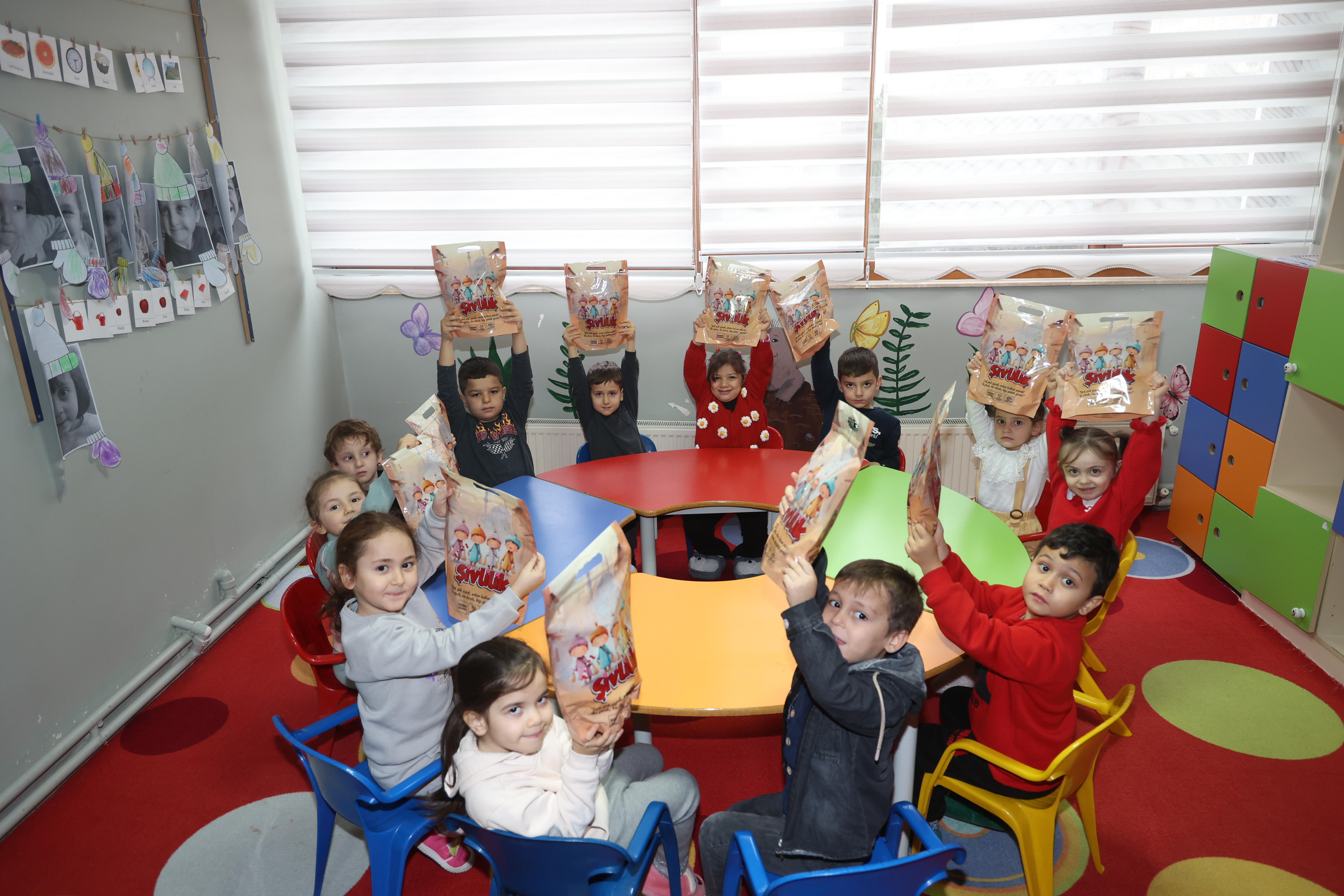 BAŞKAN ALTAY 31 İLÇEDEKİ 220 BİN ÇOCUĞA ŞİVLİLİK MUTLULUĞU YAŞATTI