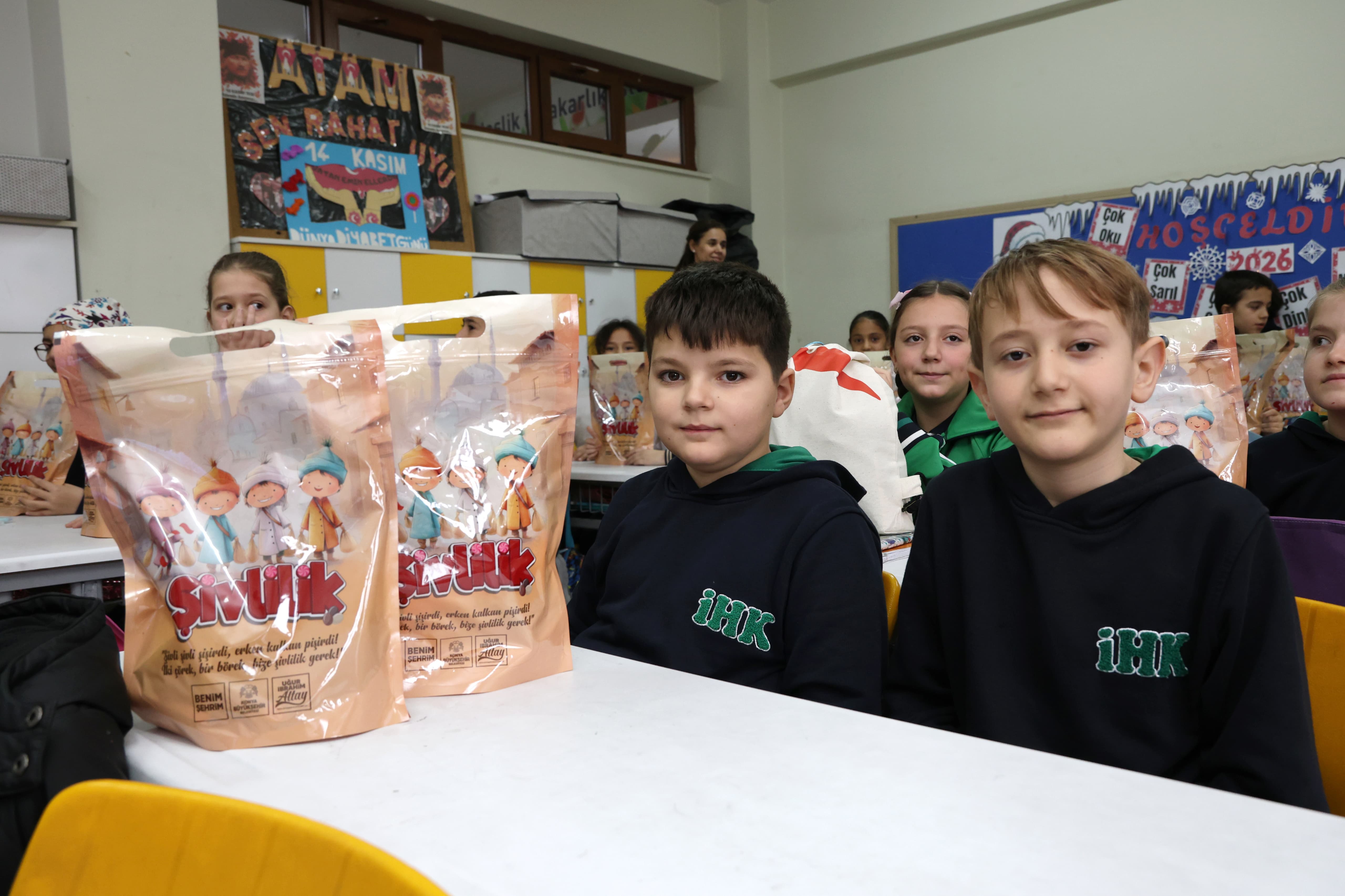 BAŞKAN ALTAY 31 İLÇEDEKİ 220 BİN ÇOCUĞA ŞİVLİLİK MUTLULUĞU YAŞATTI