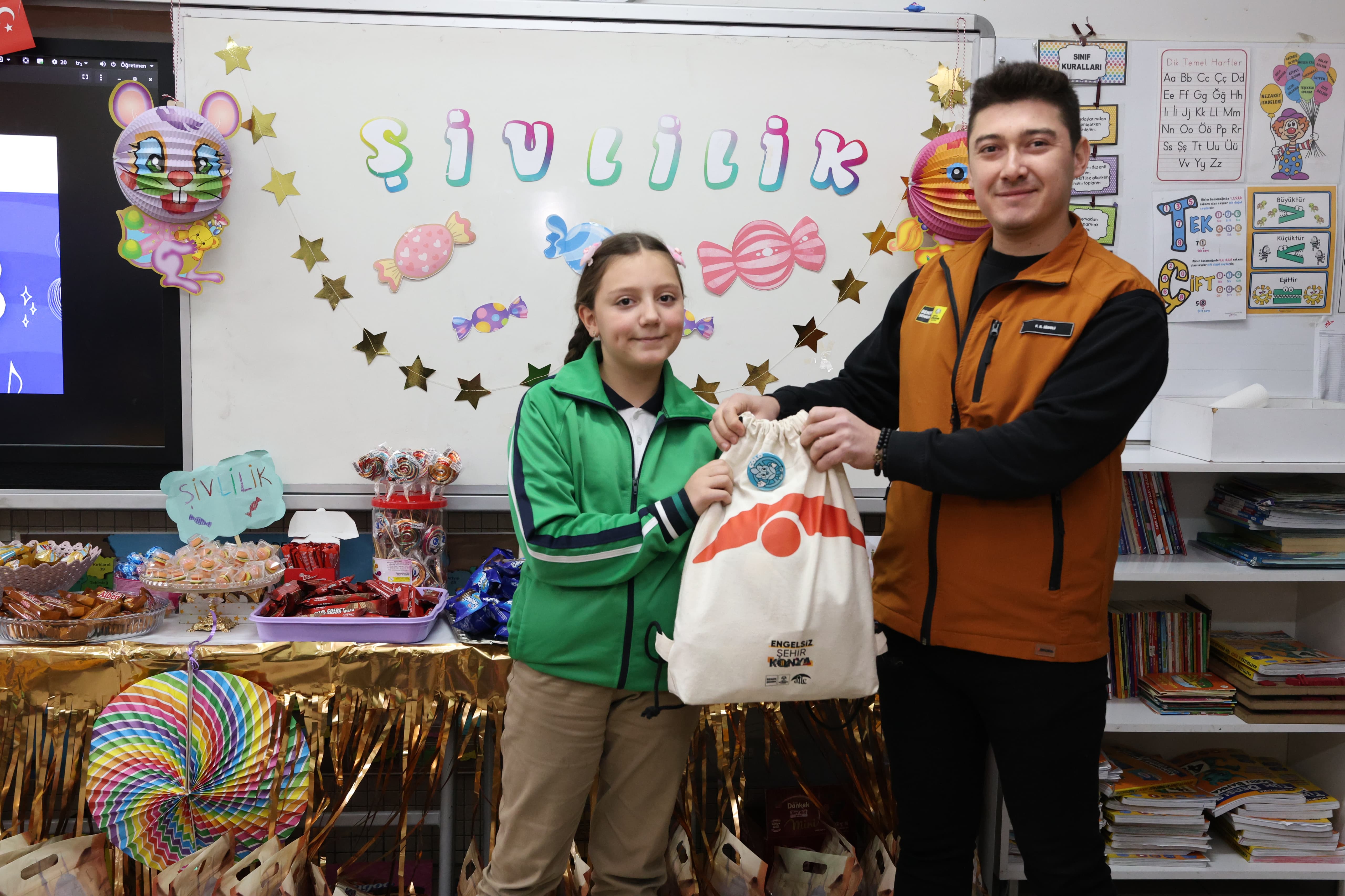 BAŞKAN ALTAY 31 İLÇEDEKİ 220 BİN ÇOCUĞA ŞİVLİLİK MUTLULUĞU YAŞATTI