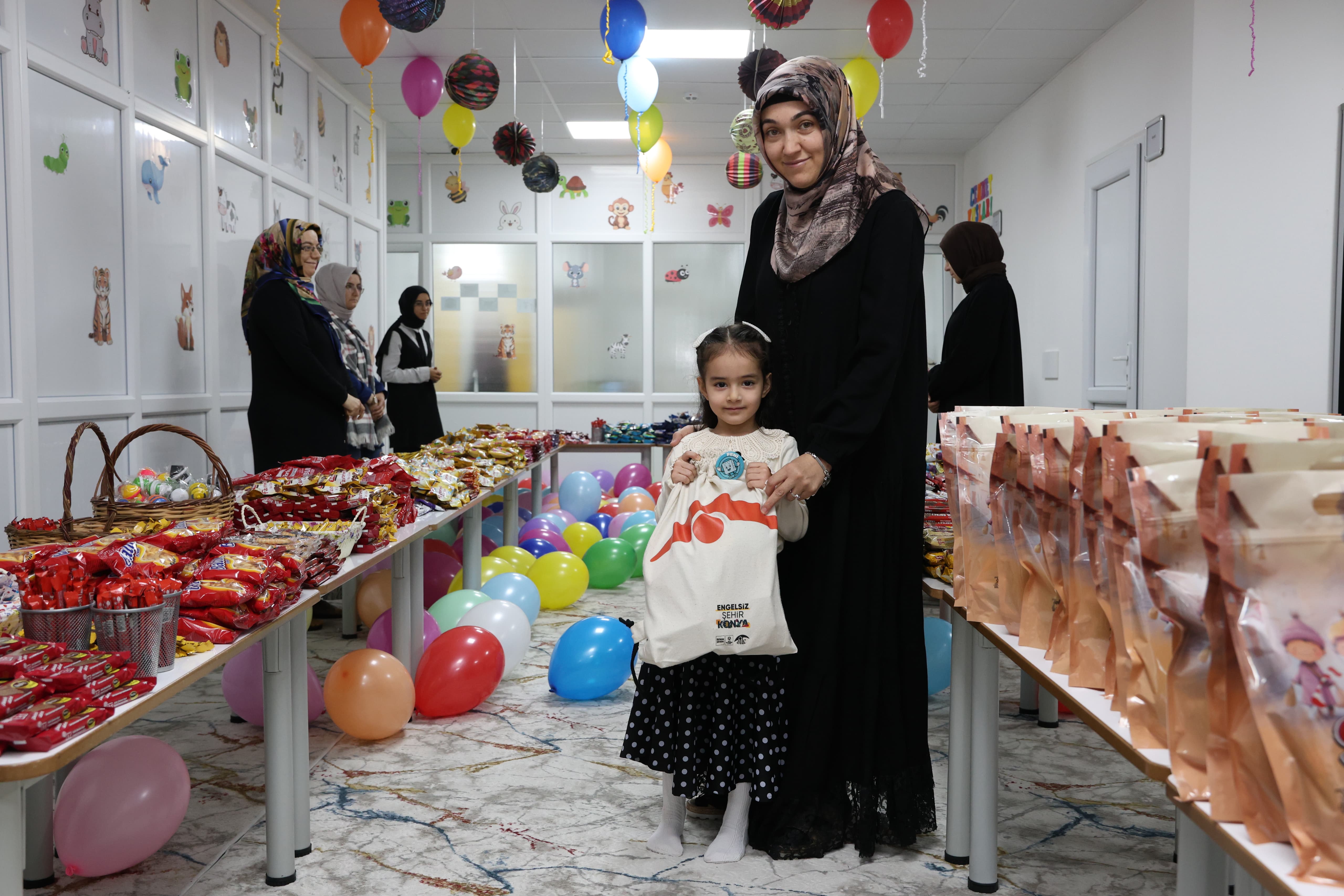 BAŞKAN ALTAY 31 İLÇEDEKİ 220 BİN ÇOCUĞA ŞİVLİLİK MUTLULUĞU YAŞATTI