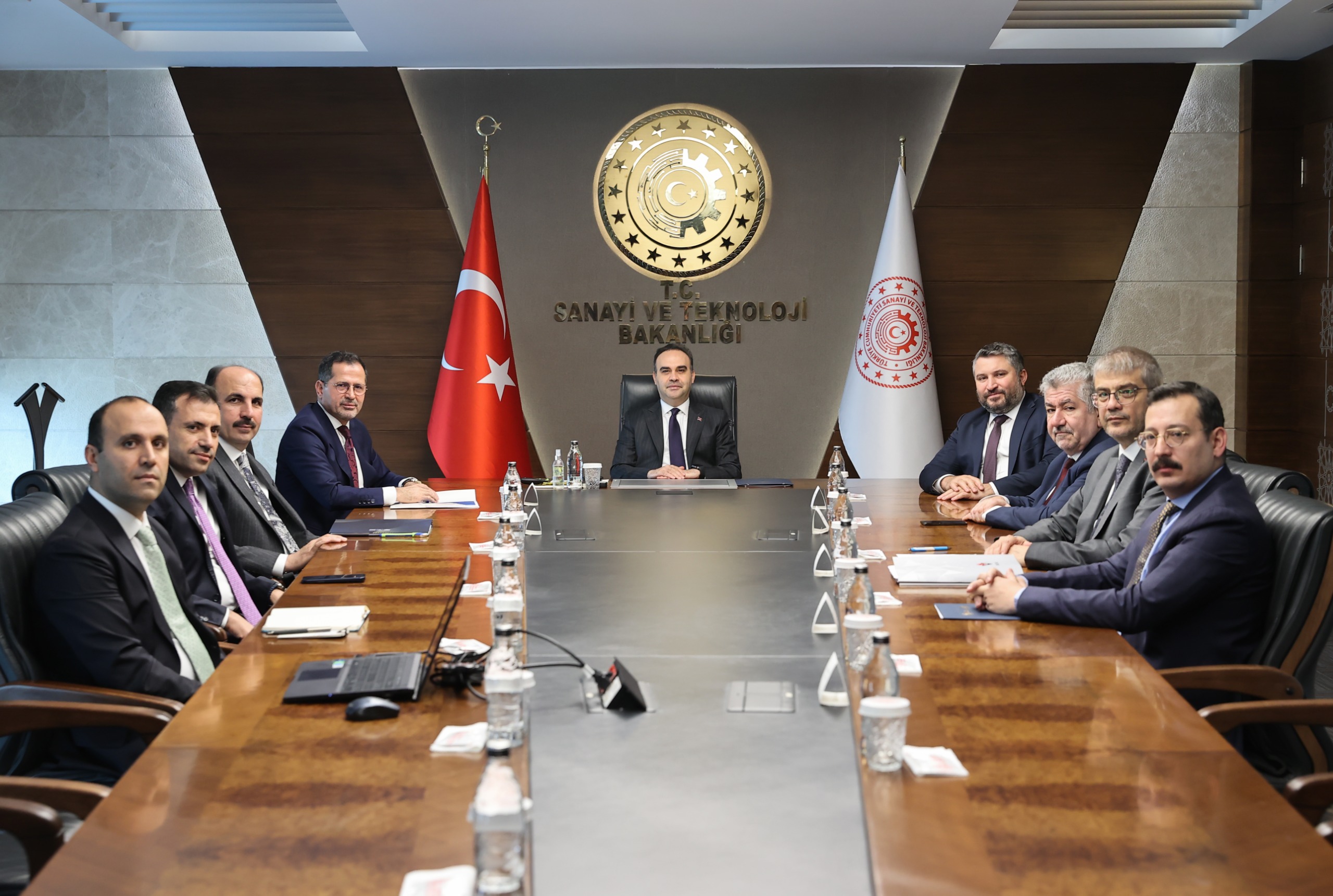 KONYA HEYETİ SANAYİ VE TEKNOLOJİ BAKANI MEHMET FATİH KACIR’I ZİYARET ETTİ
