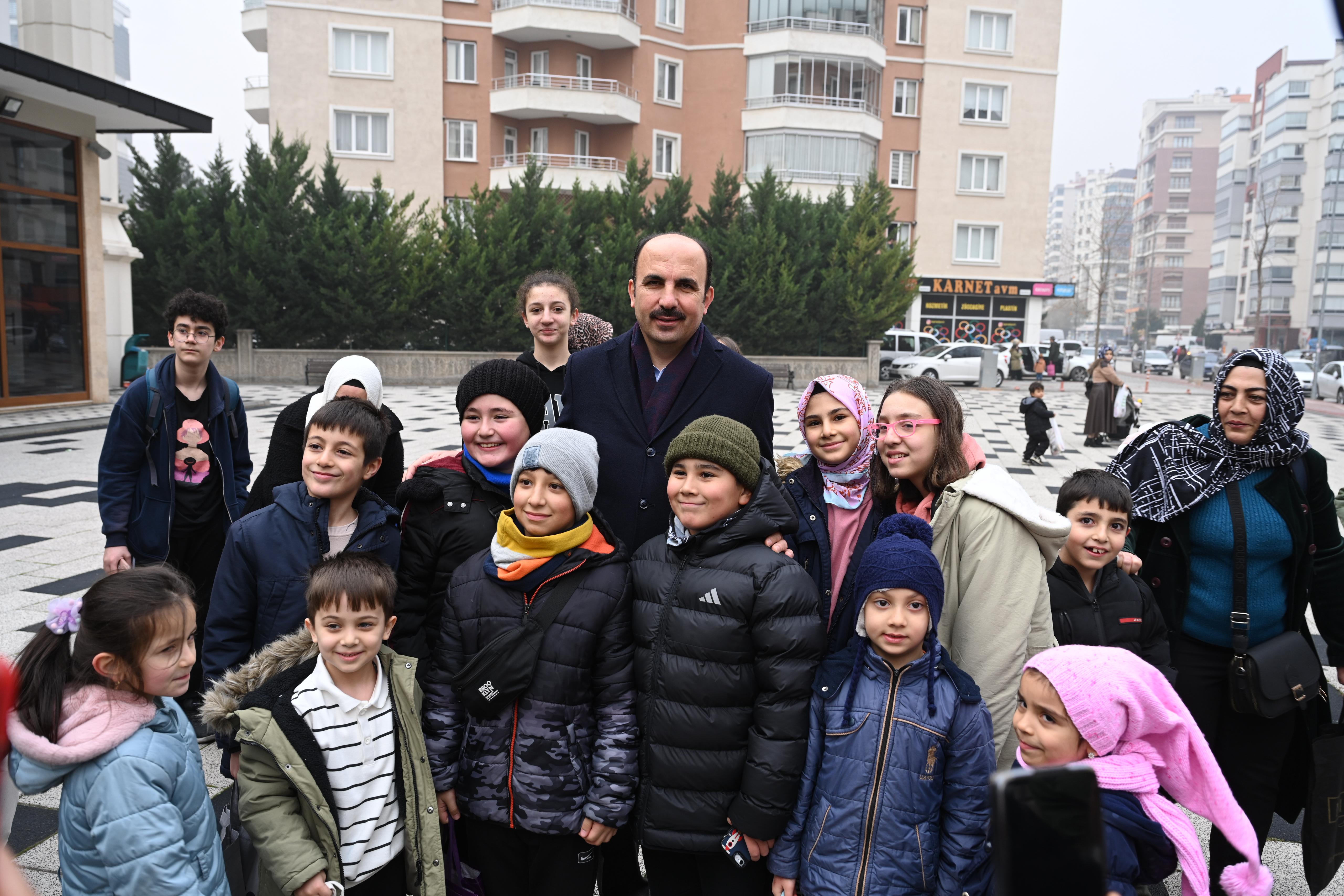 BAŞKAN ALTAY ÇOCUKLARIN “ŞİVLİLİK” COŞKUSUNA EŞLİK ETTİ