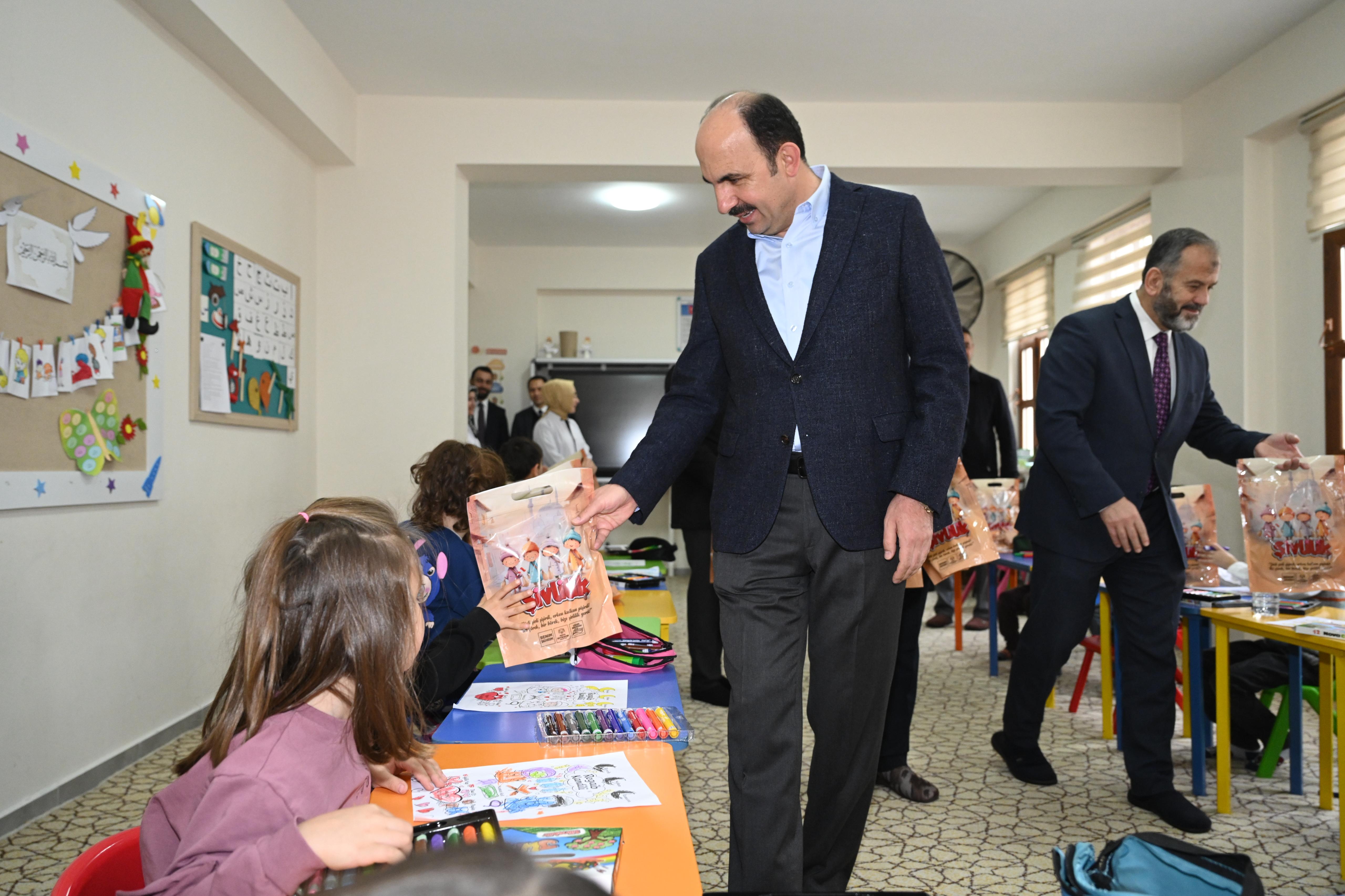 BAŞKAN ALTAY ÇOCUKLARIN “ŞİVLİLİK” COŞKUSUNA EŞLİK ETTİ