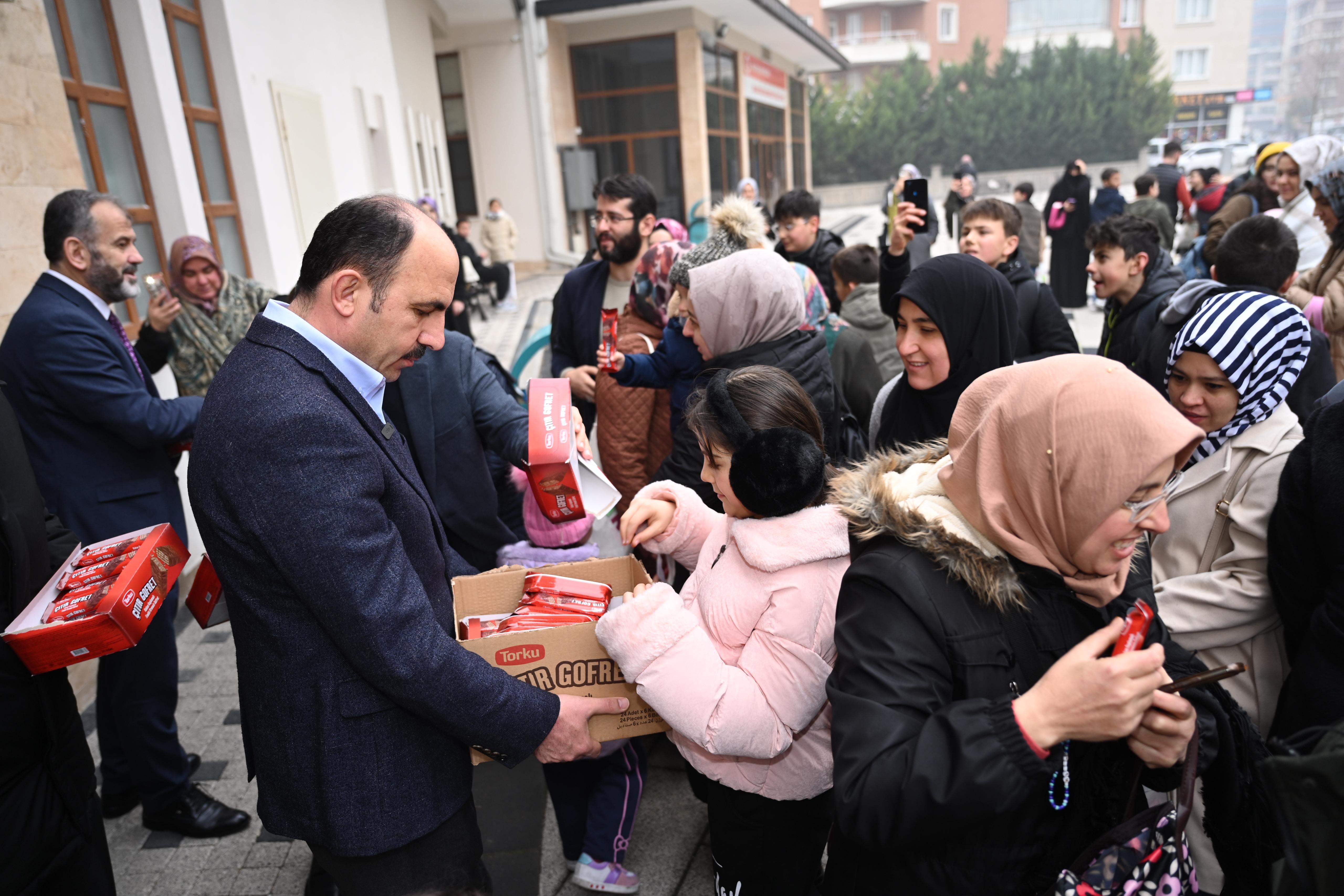 BAŞKAN ALTAY ÇOCUKLARIN “ŞİVLİLİK” COŞKUSUNA EŞLİK ETTİ