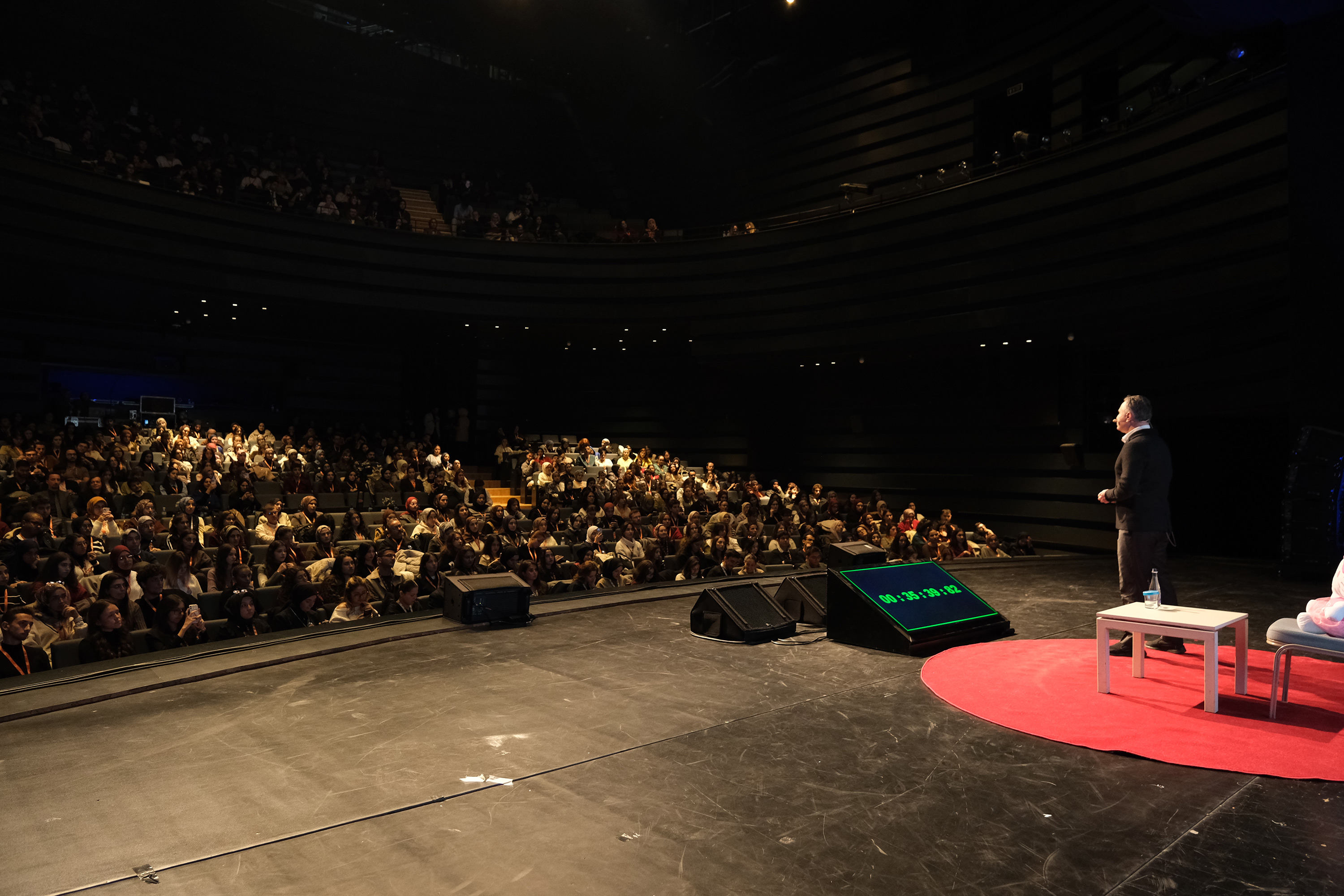 ZİRVE KADEME LİNKEDIN ETKİNLİĞİ GENÇLERE İLHAM VERDİ