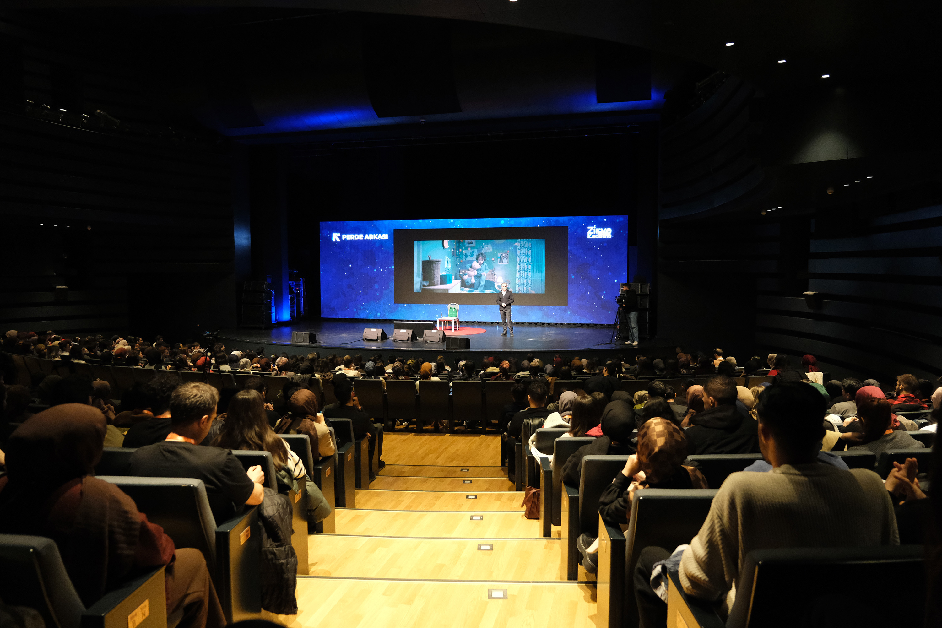 ZİRVE KADEME LİNKEDIN ETKİNLİĞİ GENÇLERE İLHAM VERDİ