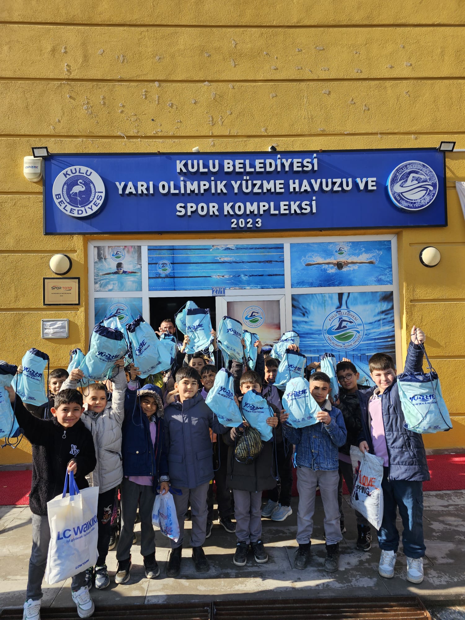 BAŞKAN ALTAY: “20 İLÇEDE 15 BİN ÇOCUĞUMUZ ‘YÜZME BİLMEYEN KALMASIN’ EĞİTİMLERİNE KATILIYOR”