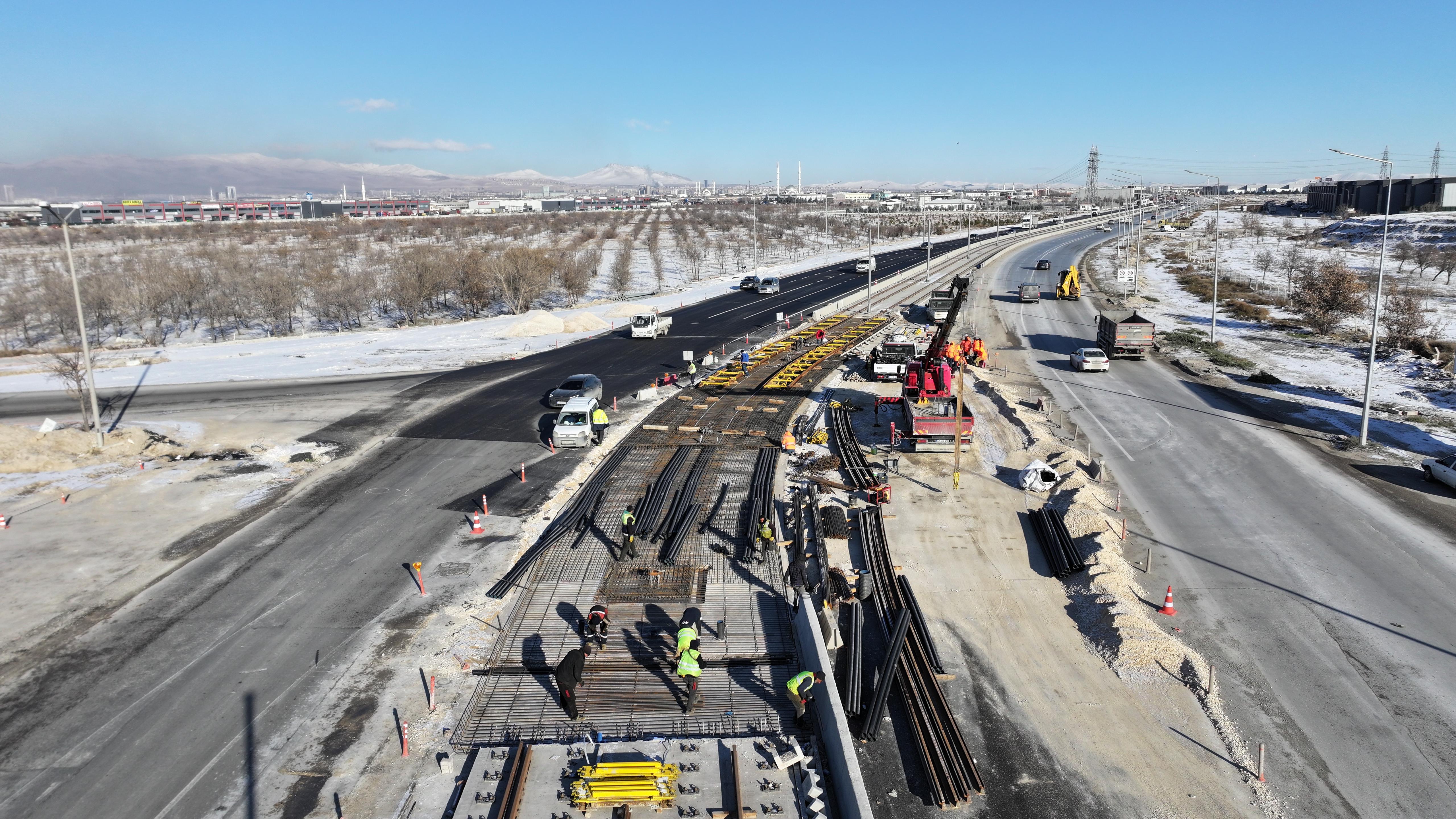 BAŞKAN ALTAY: “BÜTÜN GÜCÜMÜZLE ŞEHRİMİZİN RAYLI SİSTEM AĞINI GÜÇLENDİRMEYE GAYRET EDİYORUZ”