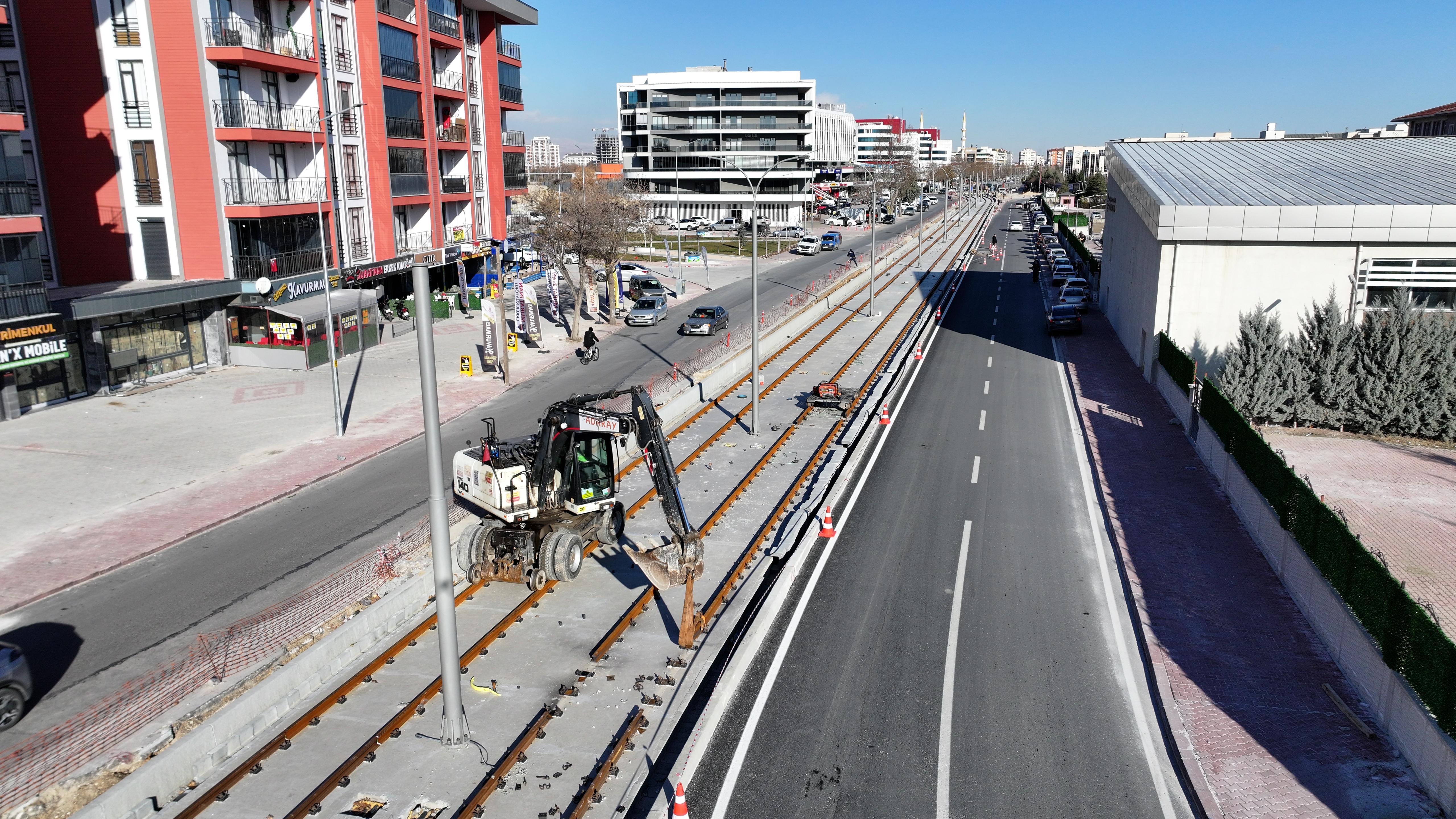 BAŞKAN ALTAY: “BÜTÜN GÜCÜMÜZLE ŞEHRİMİZİN RAYLI SİSTEM AĞINI GÜÇLENDİRMEYE GAYRET EDİYORUZ”