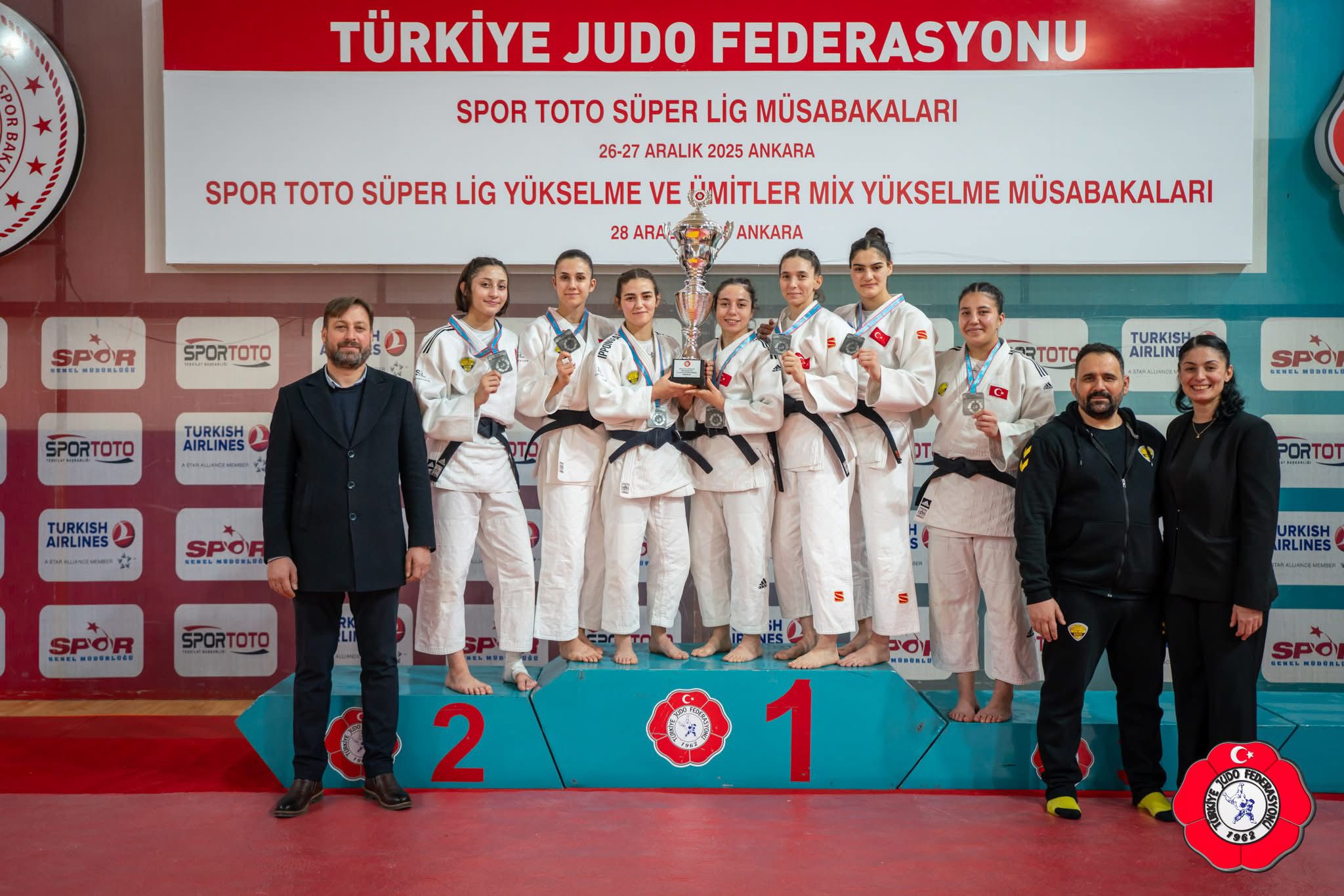 JUDODA TARİHİ BAŞARI
