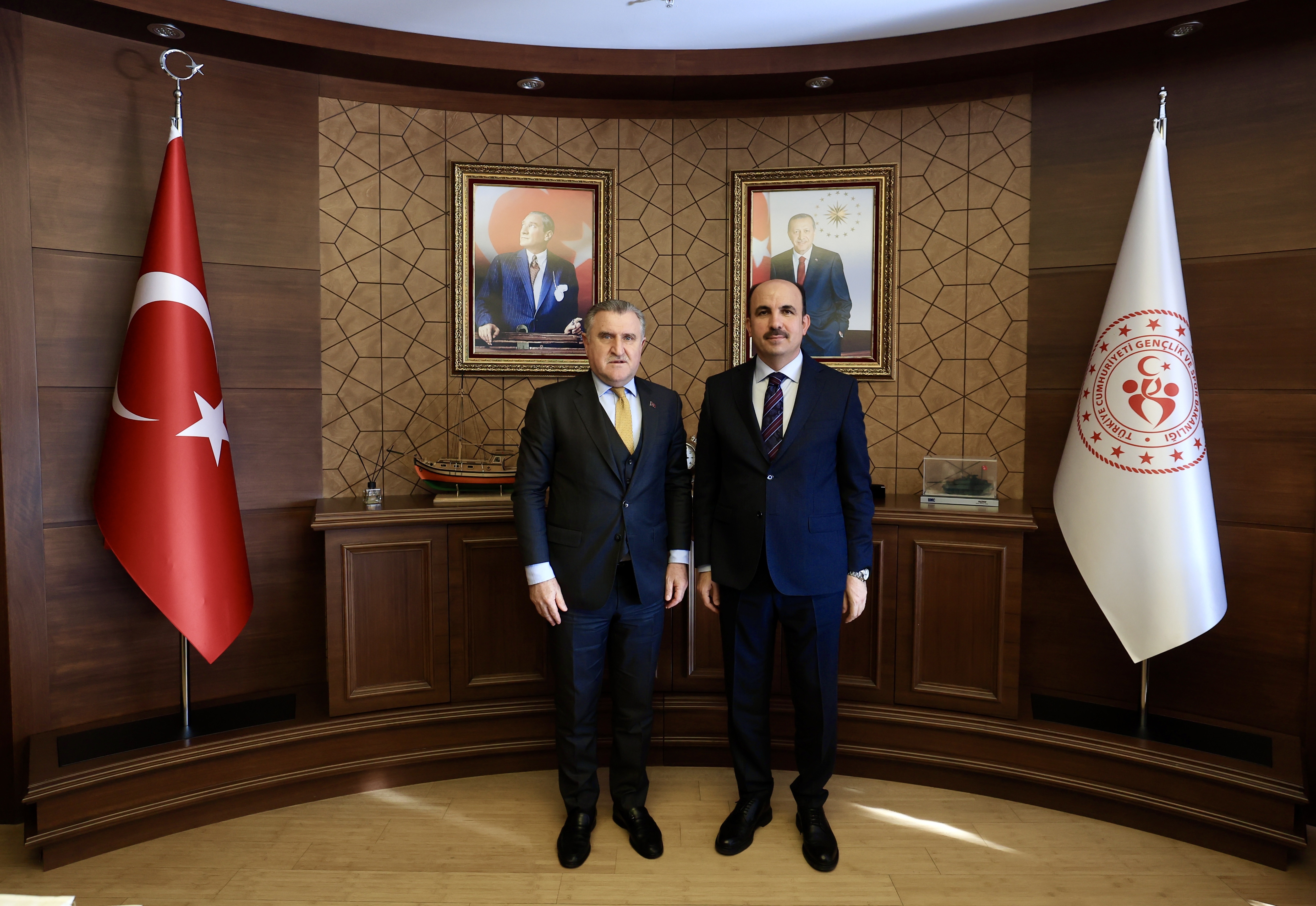 BAŞKAN ALTAY BAKANLARLA KONYA PROJELERİNİ GÖRÜŞTÜ