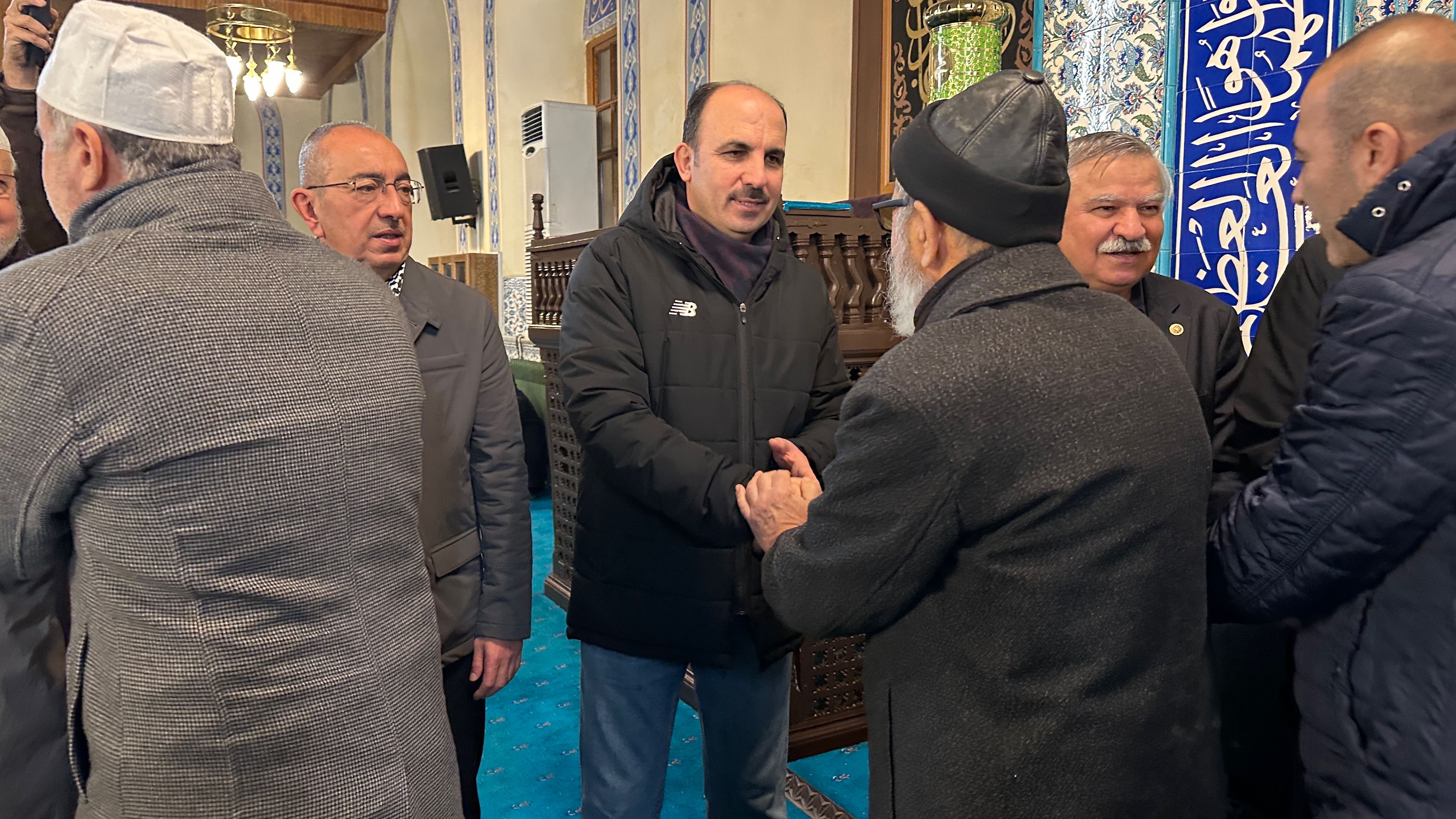 BAŞKAN ALTAY, FİLİSTİN’E DESTEK İÇİN YENİ YILIN İLK SABAH NAMAZINDA KONYALILARLA BULUŞTU