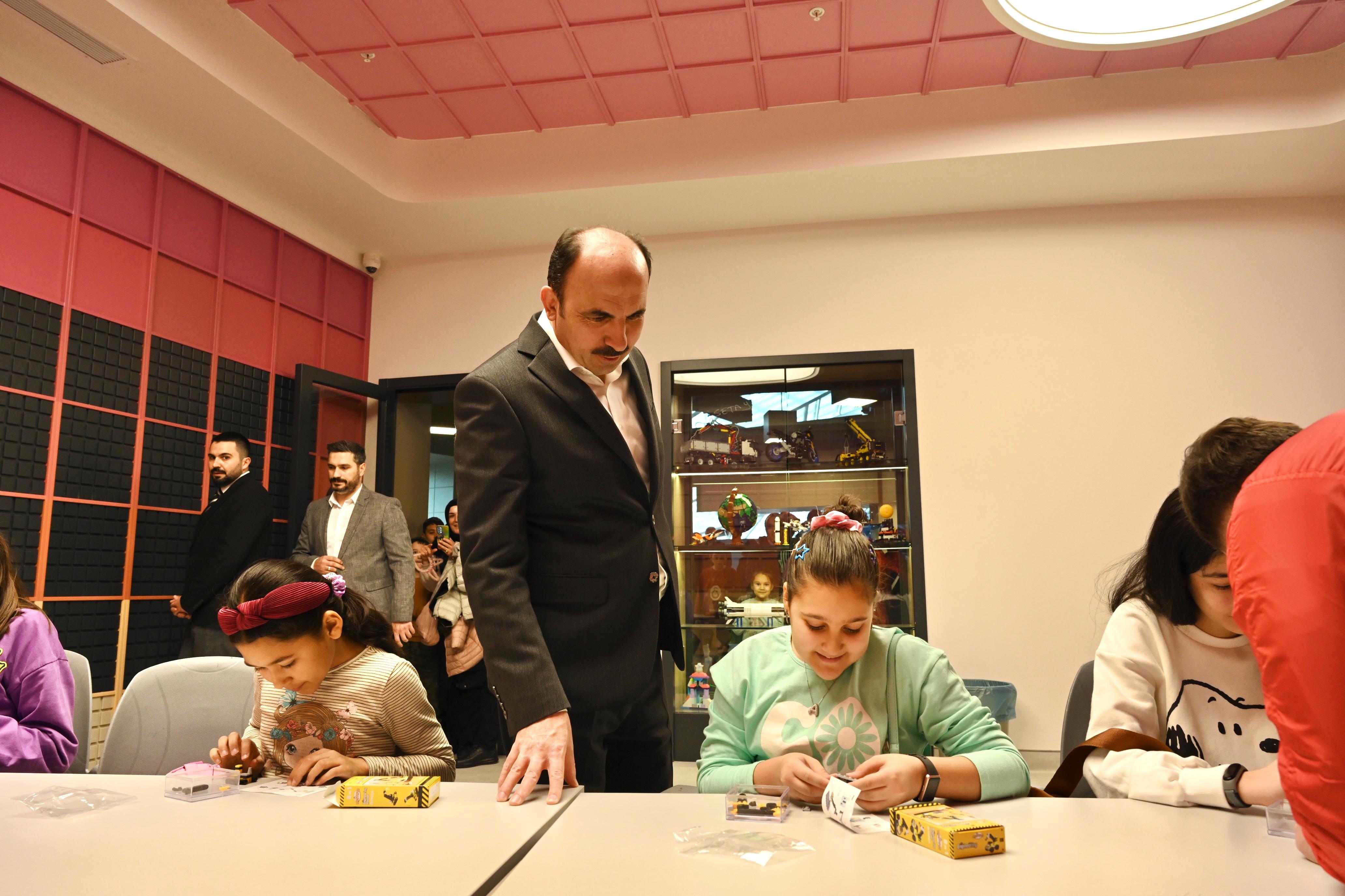 BAŞKAN ALTAY: “TÜRKİYE’NİN EN BÜYÜĞÜ OLAN KONYA BİLİM MERKEZİ 2025’TE 722 BİN ZİYARETÇİ AĞIRLADI”