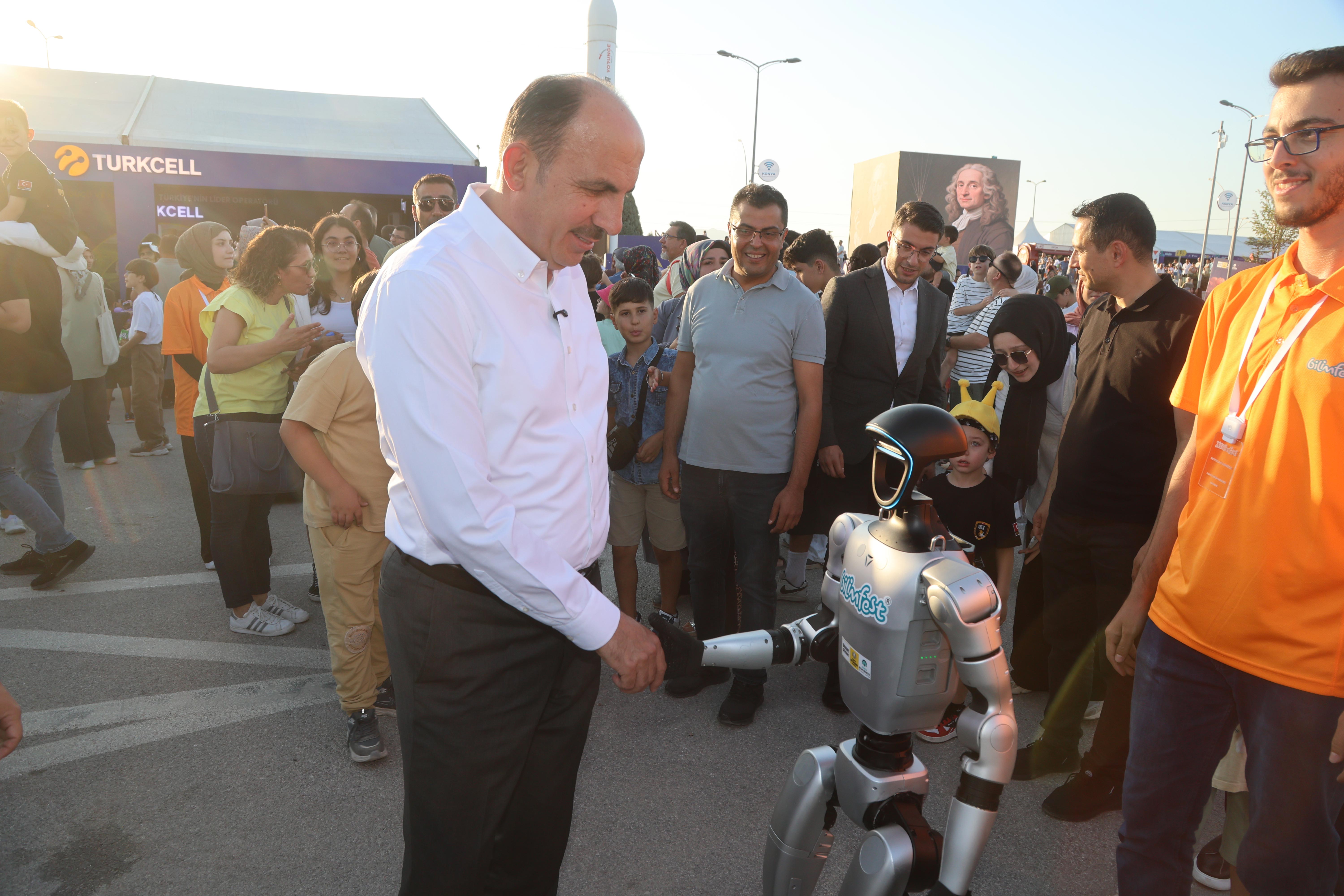 BAŞKAN ALTAY: “TÜRKİYE’NİN EN BÜYÜĞÜ OLAN KONYA BİLİM MERKEZİ 2025’TE 722 BİN ZİYARETÇİ AĞIRLADI”