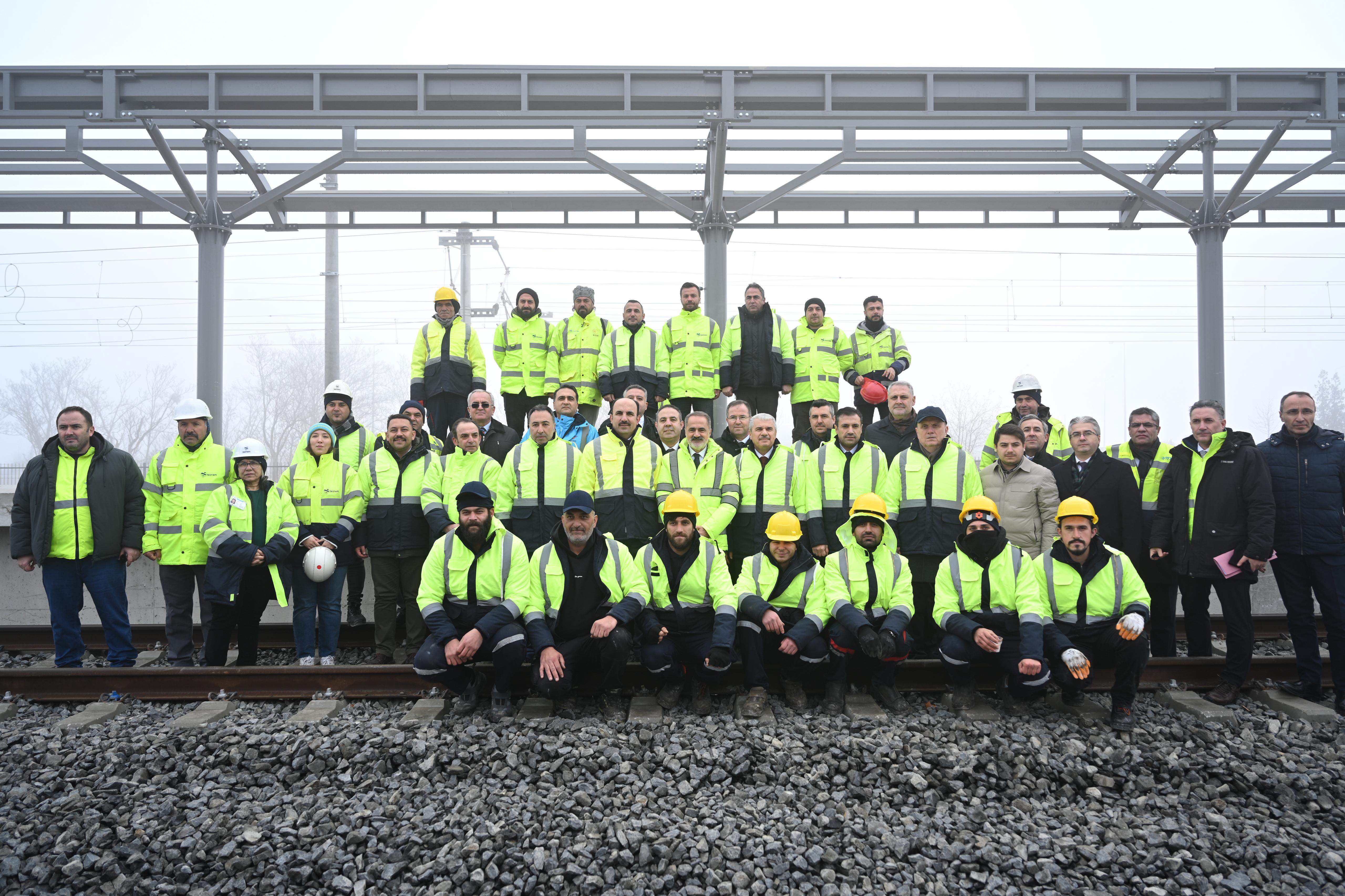 KONYARAY BANLİYÖ HATTI’NDA RAY BİRLEŞTİRME KAYNAK PROGRAMI YAPILDI