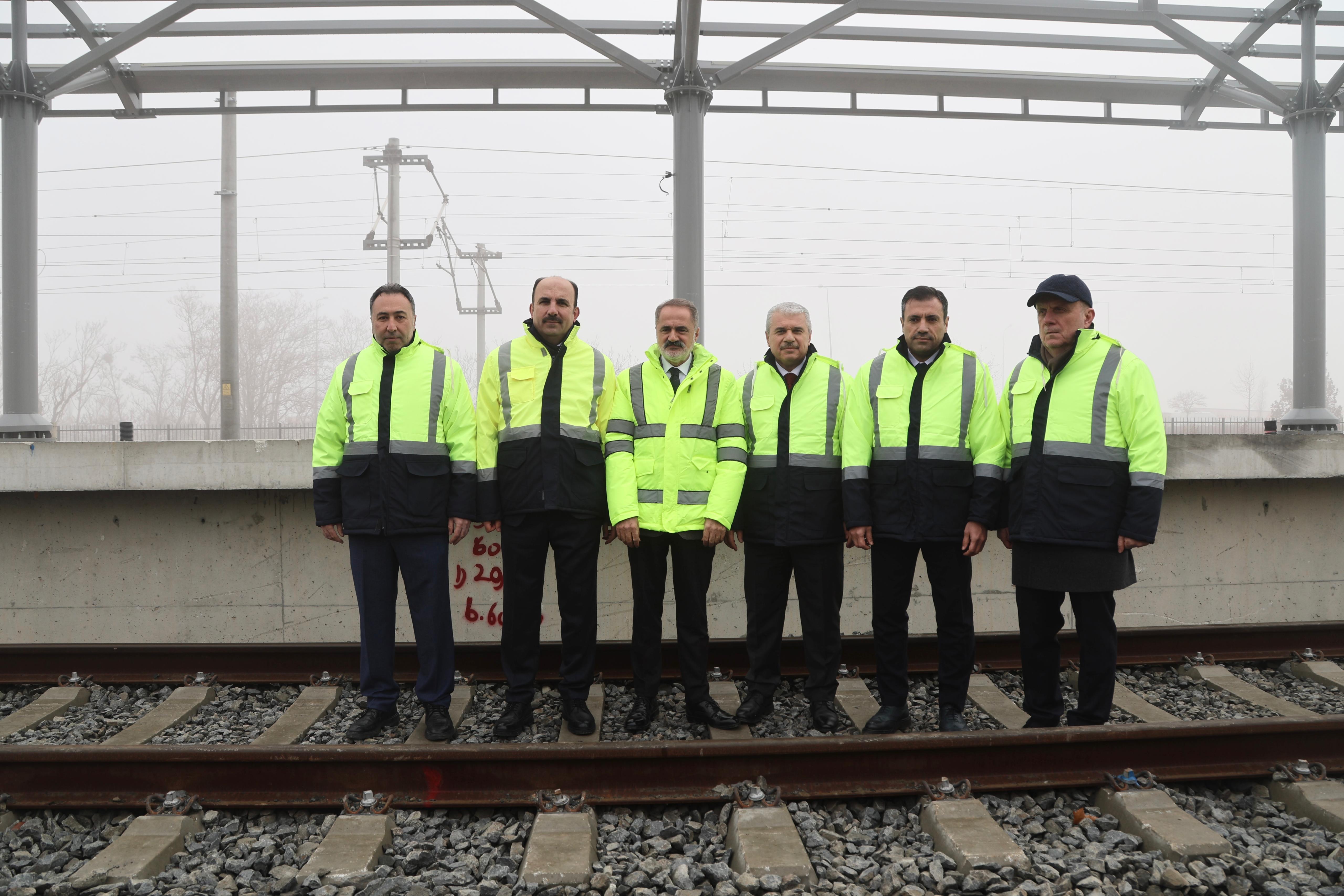 KONYARAY BANLİYÖ HATTI’NDA RAY BİRLEŞTİRME KAYNAK PROGRAMI YAPILDI