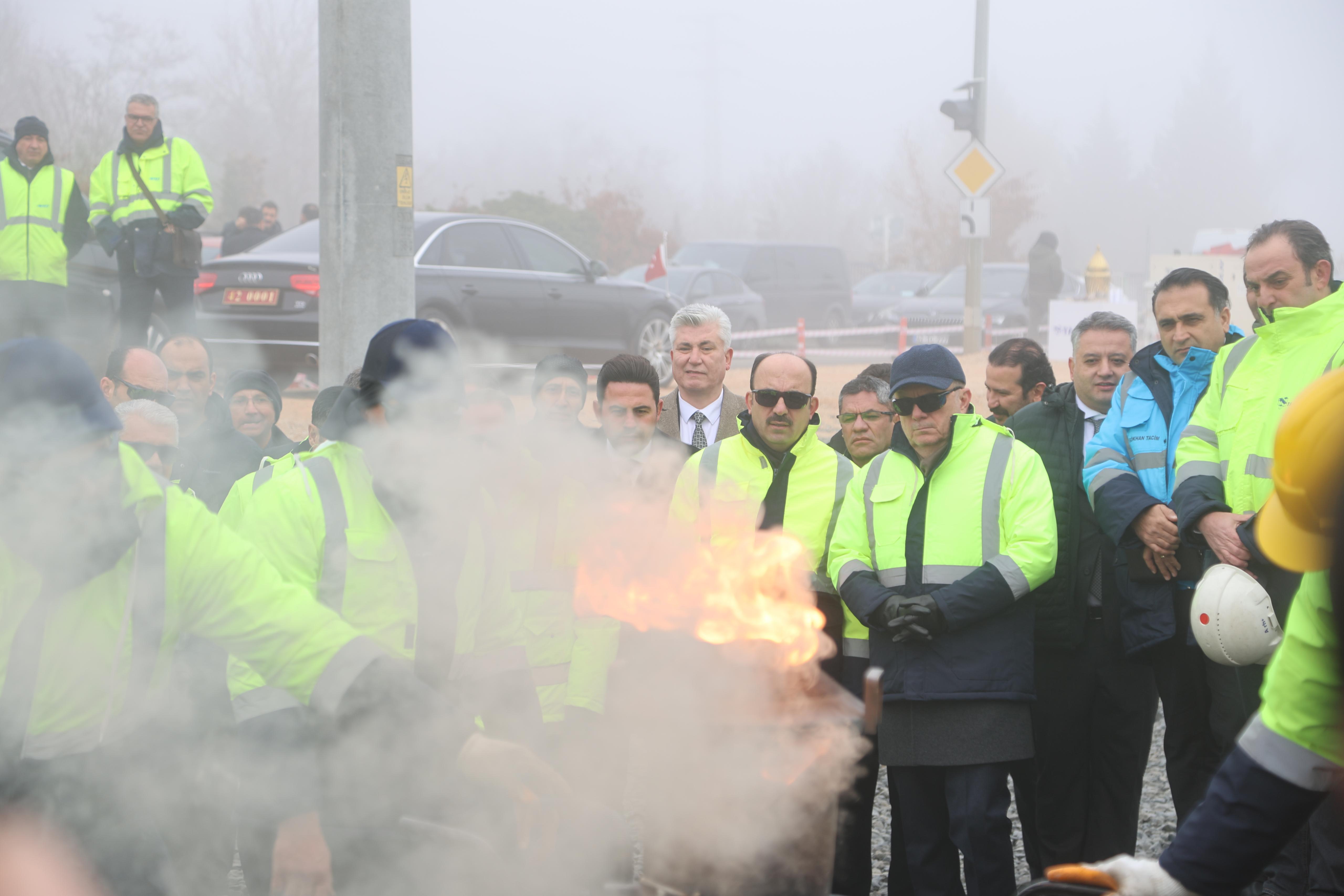 KONYARAY BANLİYÖ HATTI’NDA RAY BİRLEŞTİRME KAYNAK PROGRAMI YAPILDI