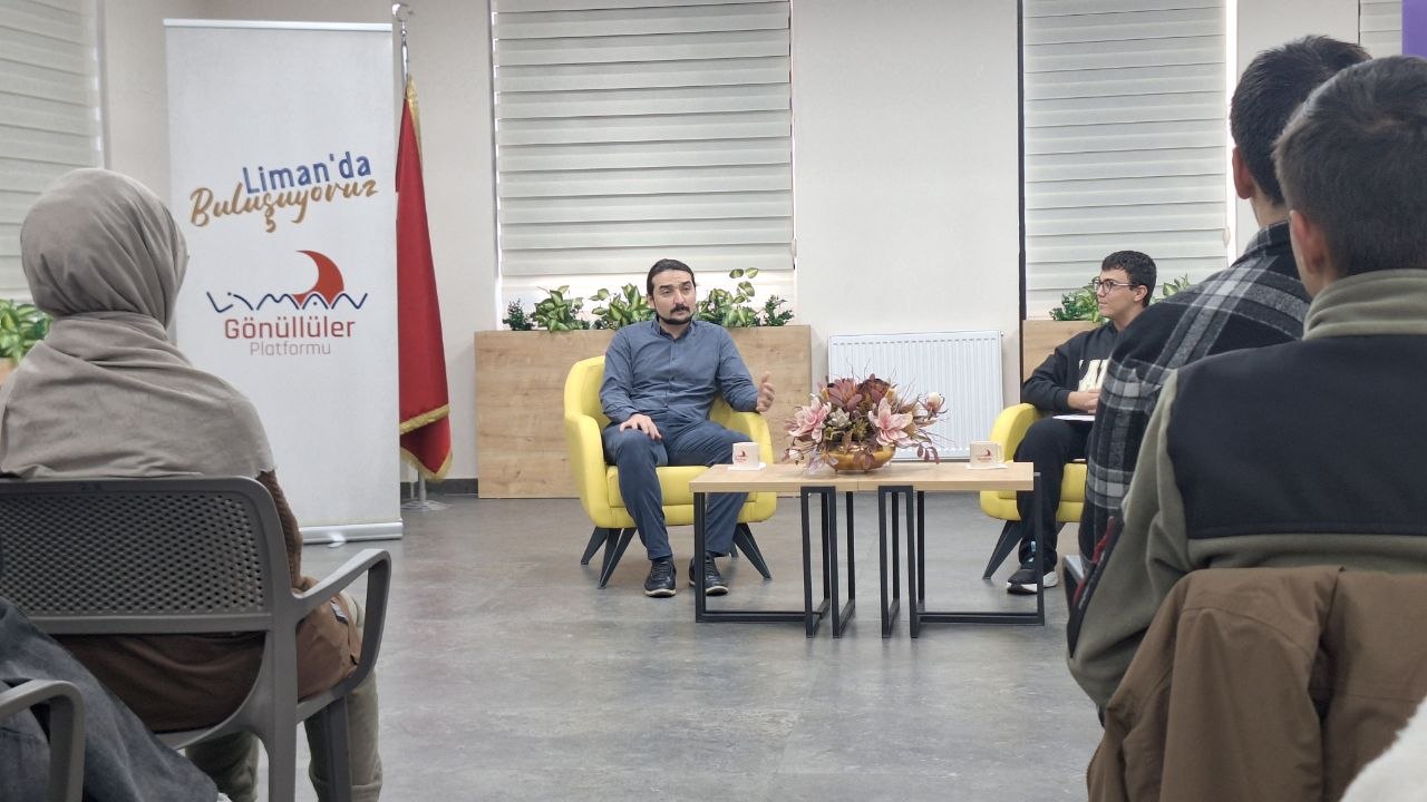 “LİMAN’DA BULUŞUYORUZ” PROGRAMINDA ERTUĞRUL SANCAK GENÇLERLE BİR ARAYA GELDİ