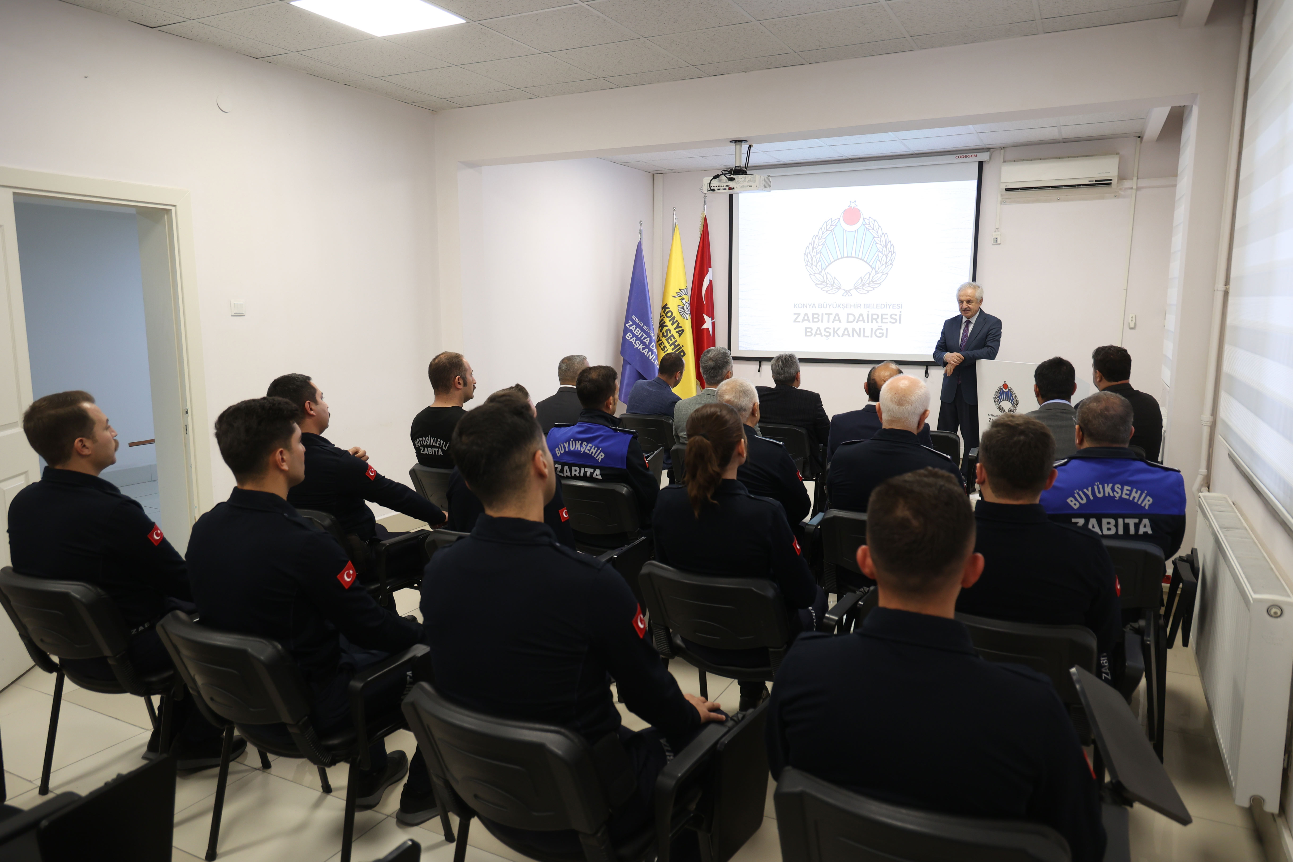 BÜYÜKŞEHİR’DE ZABITA KOMİSERLİĞİ SINAVINI KAZANAN PERSONELLER GÖREVE BAŞLADI