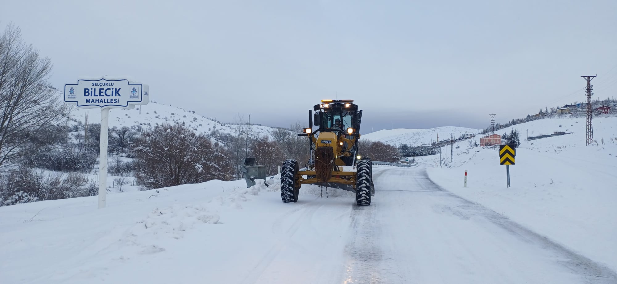 KONYA BÜYÜKŞEHİR KAR BEREKETİNİN GÜNLÜK YAŞAMI ETKİLEMEMESİ İÇİN 31 İLÇEDE 1.885 PERSONEL, 790 ARAÇLA MESAİDE