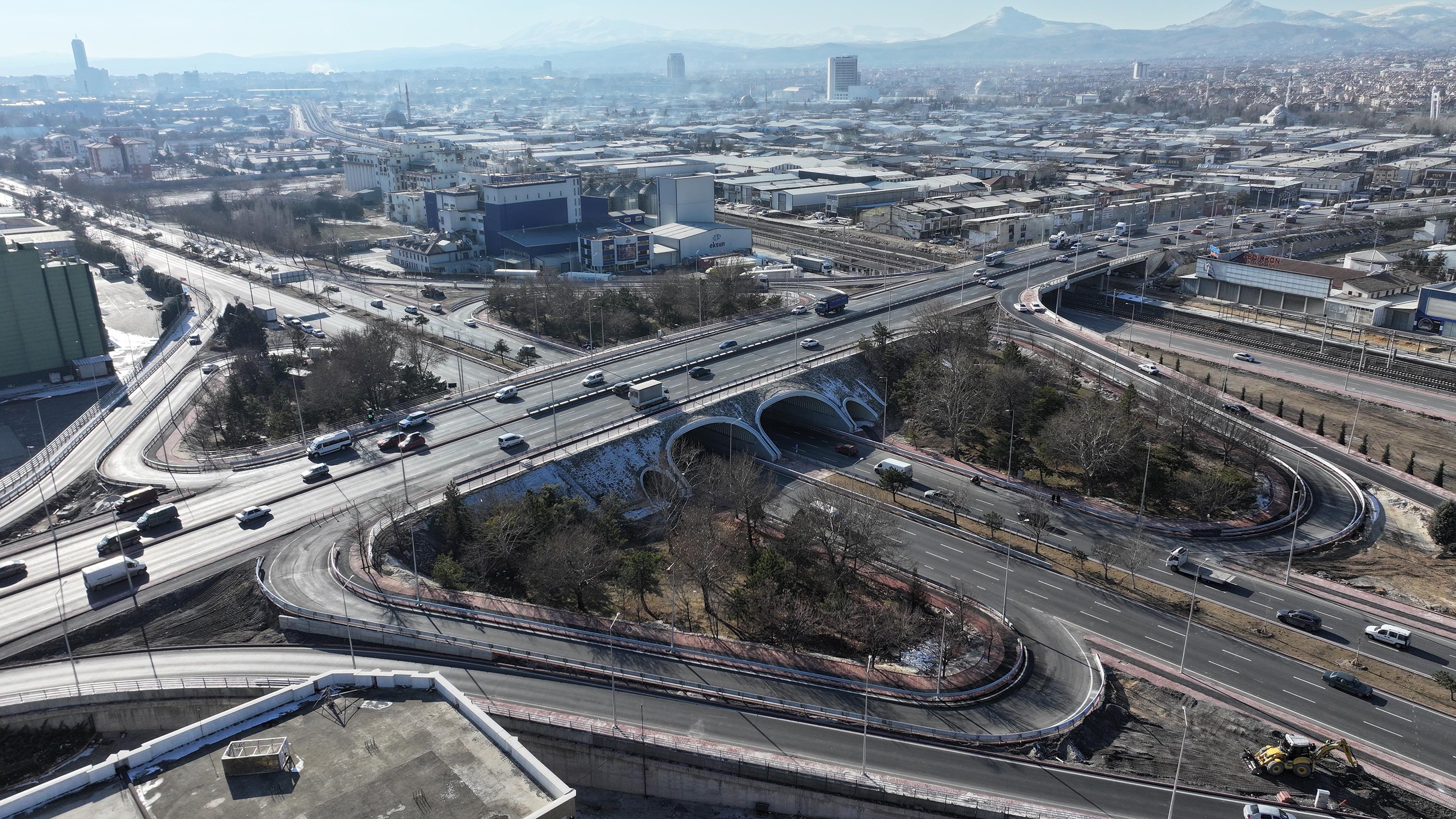 BAŞKAN ALTAY: “MARANGOZLAR KAVŞAĞI TÜM ŞERİTLERİ VE YONCA BAĞLANTILARIYLA HİZMET VERMEYE BAŞLADI”