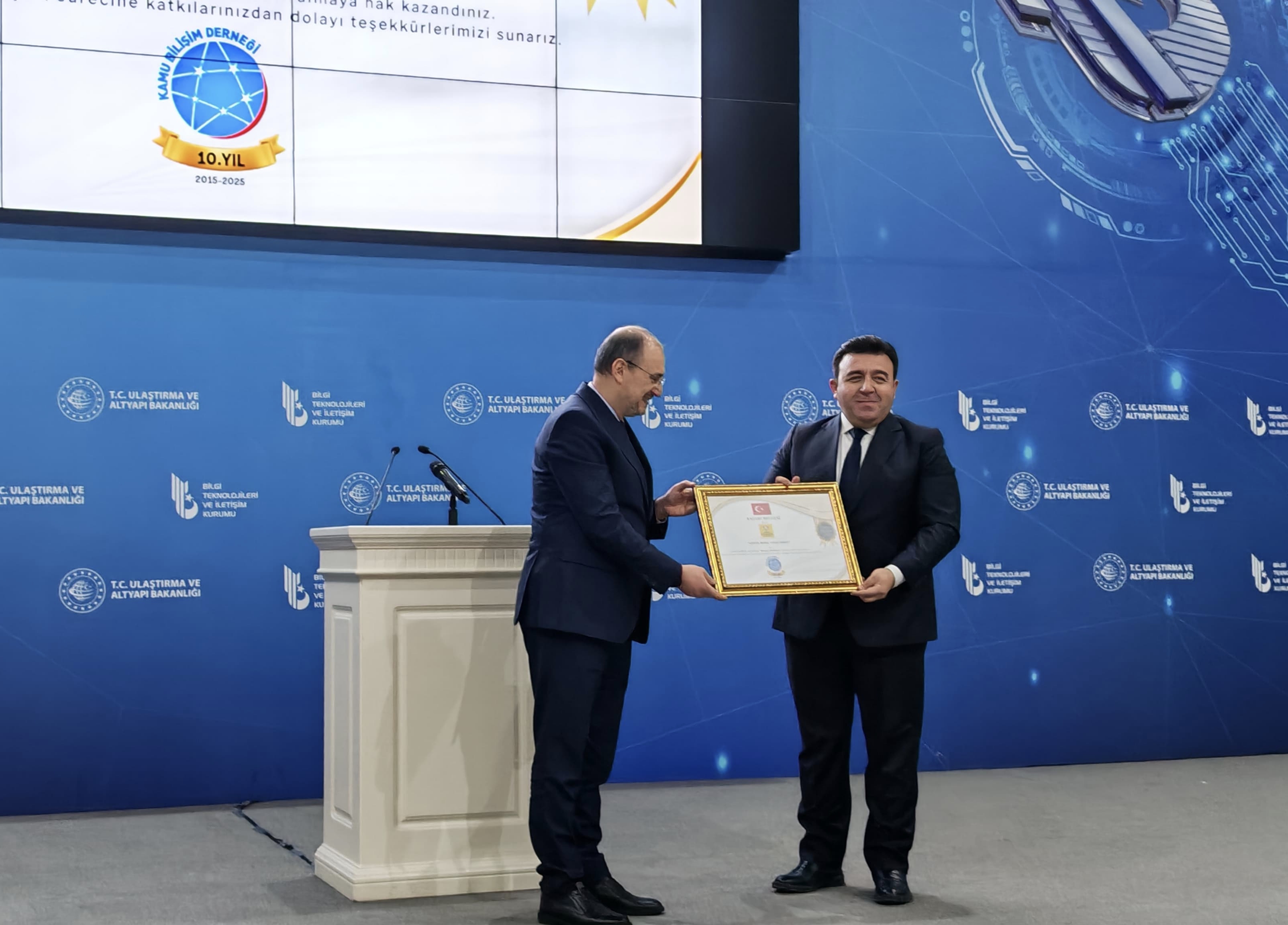 KONYA BÜYÜKŞEHİR VE KOSKİ’YE DİJİTAL DÖNÜŞÜM ÖDÜLÜ