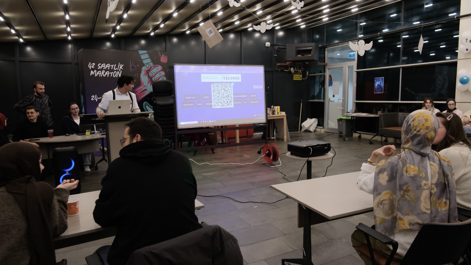 BÜYÜKŞEHİR GENÇLİK MECLİSİ’NDEN ÜNİVERSİTE ÖĞRENCİLERİNE DOLU DOLU ETKİNLİKLER