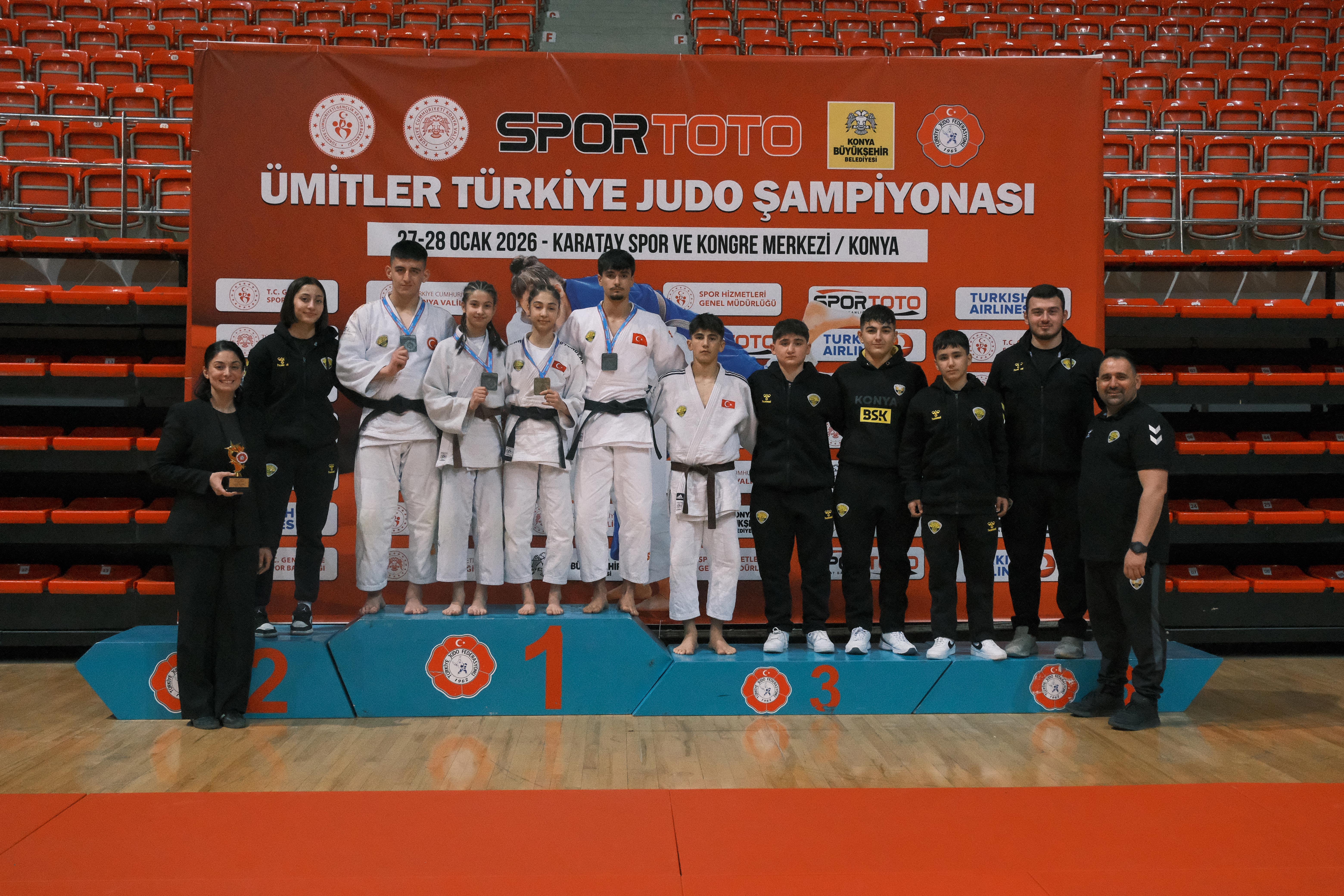 KONYA BÜYÜKŞEHİR ÜMİTLER JUDO TAKIMI TÜRKİYE İKİNCİSİ OLDU