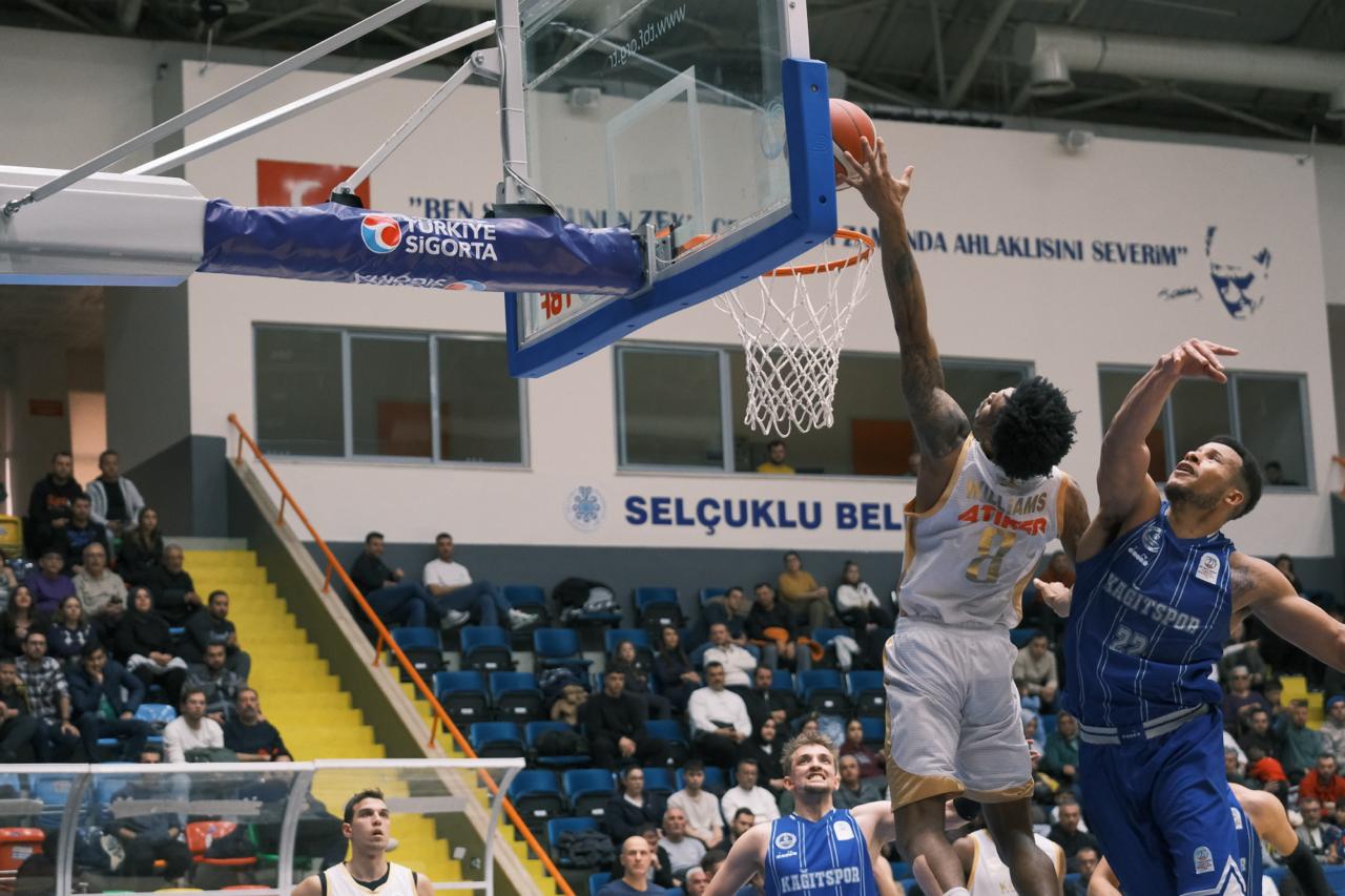 BÜYÜKŞEHİR TARAFTARI ÖNÜNDE GÜLDÜ