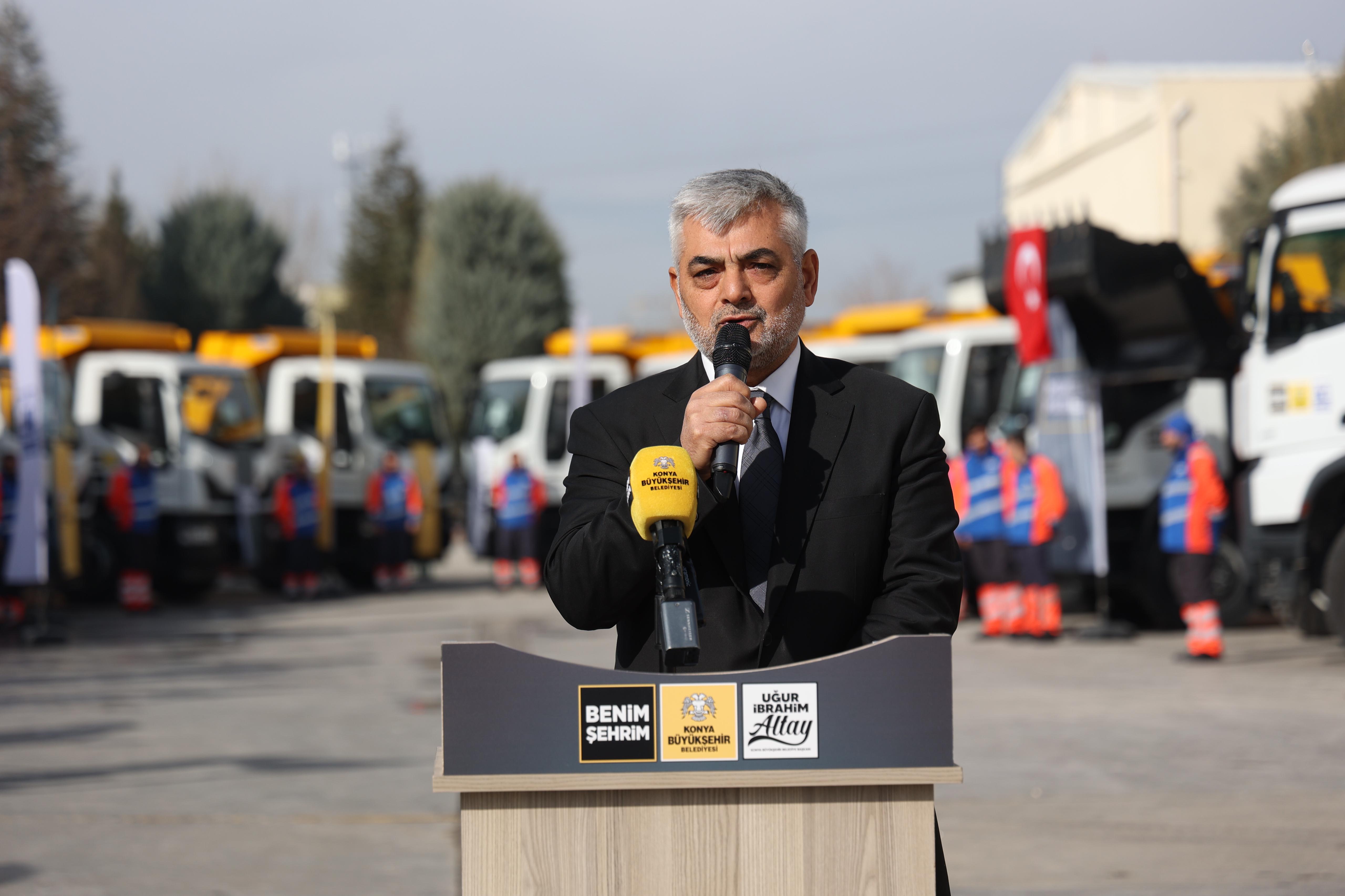 BAŞKAN ALTAY 177 MİLYON LİRA BEDELLE KOSKİ ARAÇ FİLOSUNA KAZANDIRILAN 19 YENİ ARACI TANITTI