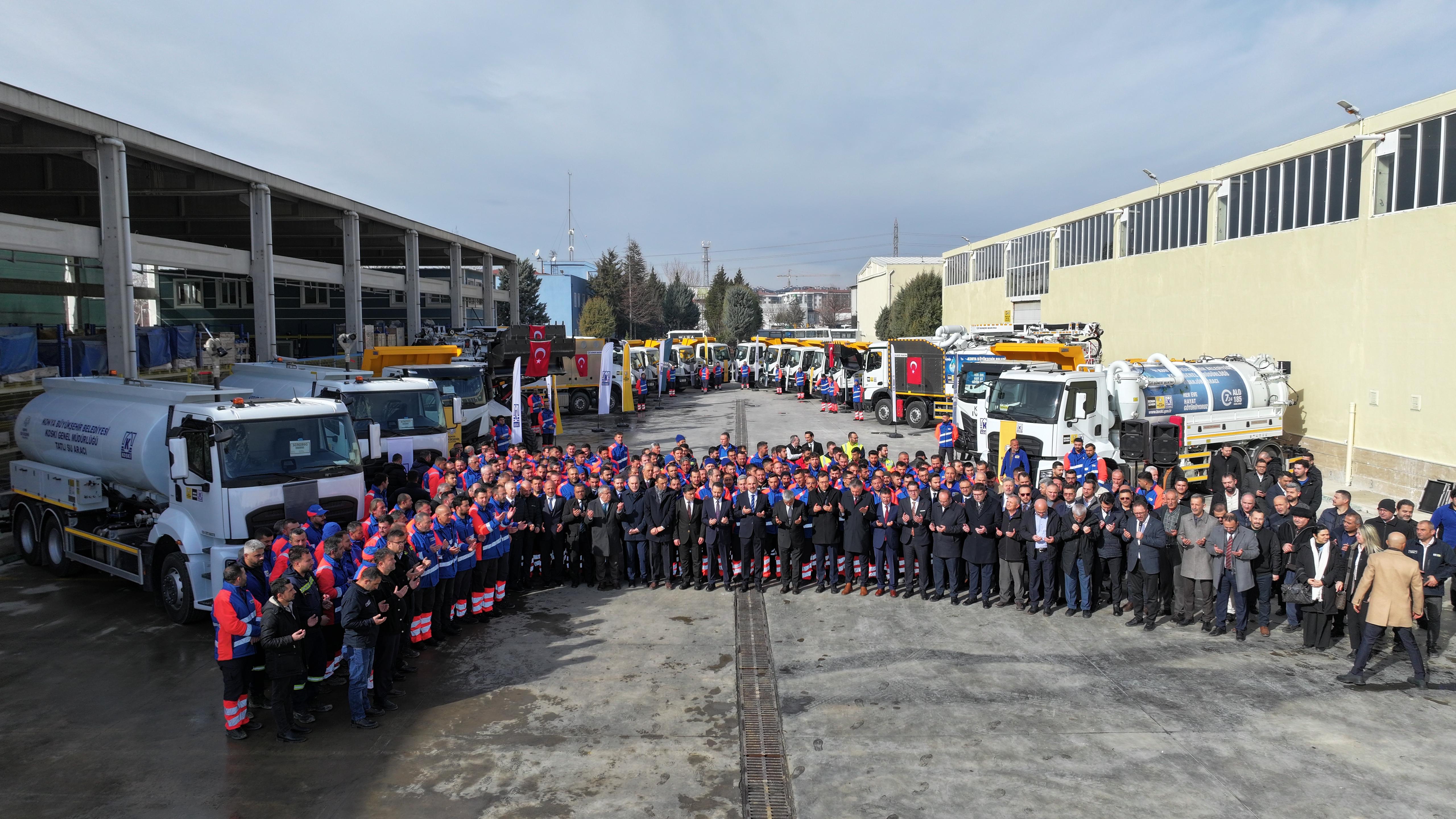 BAŞKAN ALTAY 177 MİLYON LİRA BEDELLE KOSKİ ARAÇ FİLOSUNA KAZANDIRILAN 19 YENİ ARACI TANITTI