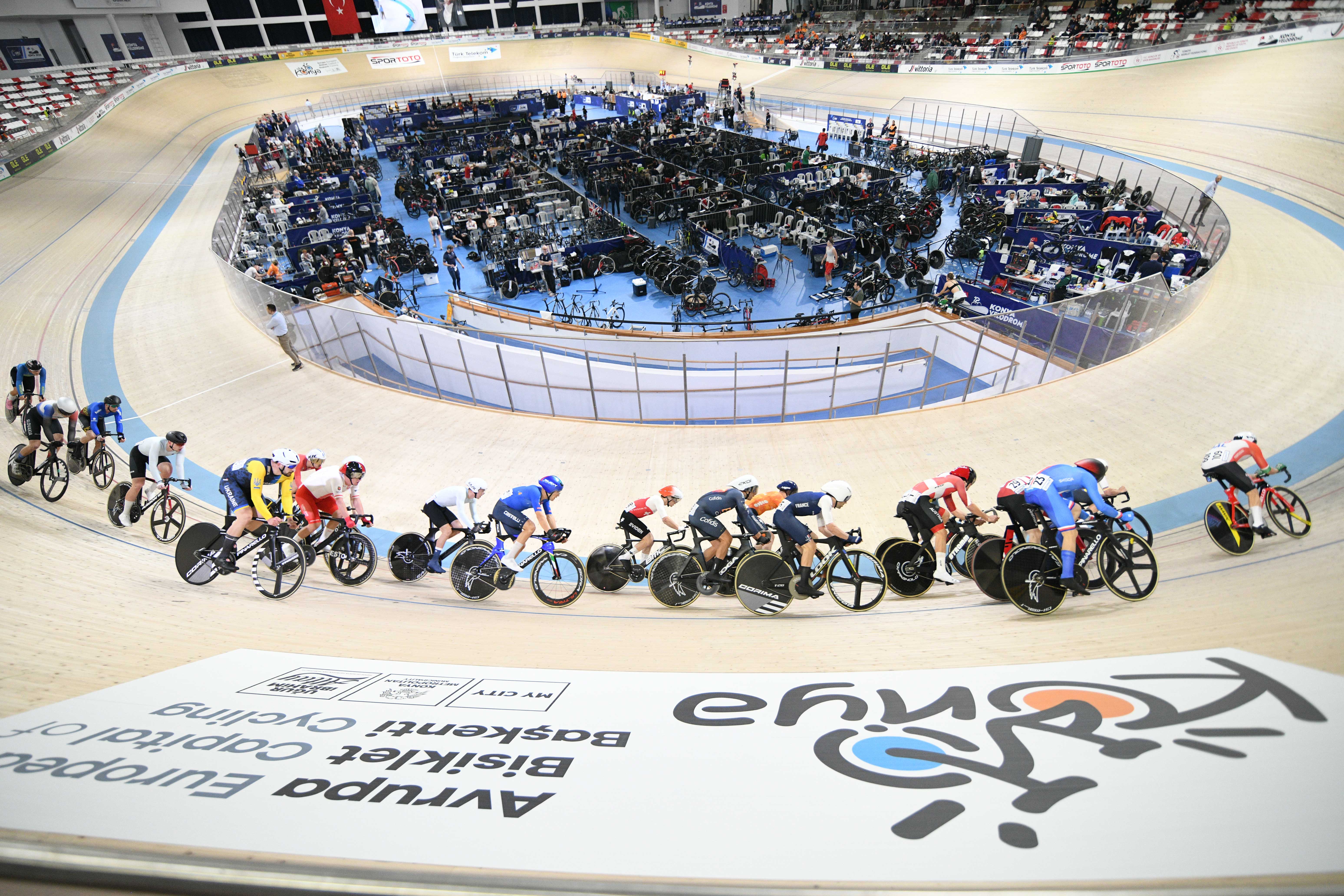 BAŞKAN ALTAY AVRUPA PİST BİSİKLETİ ŞAMPİYONASI’NA KATILAN SPORCULARA VE EMEĞİ GEÇENLERE TEŞEKKÜR ETTİ