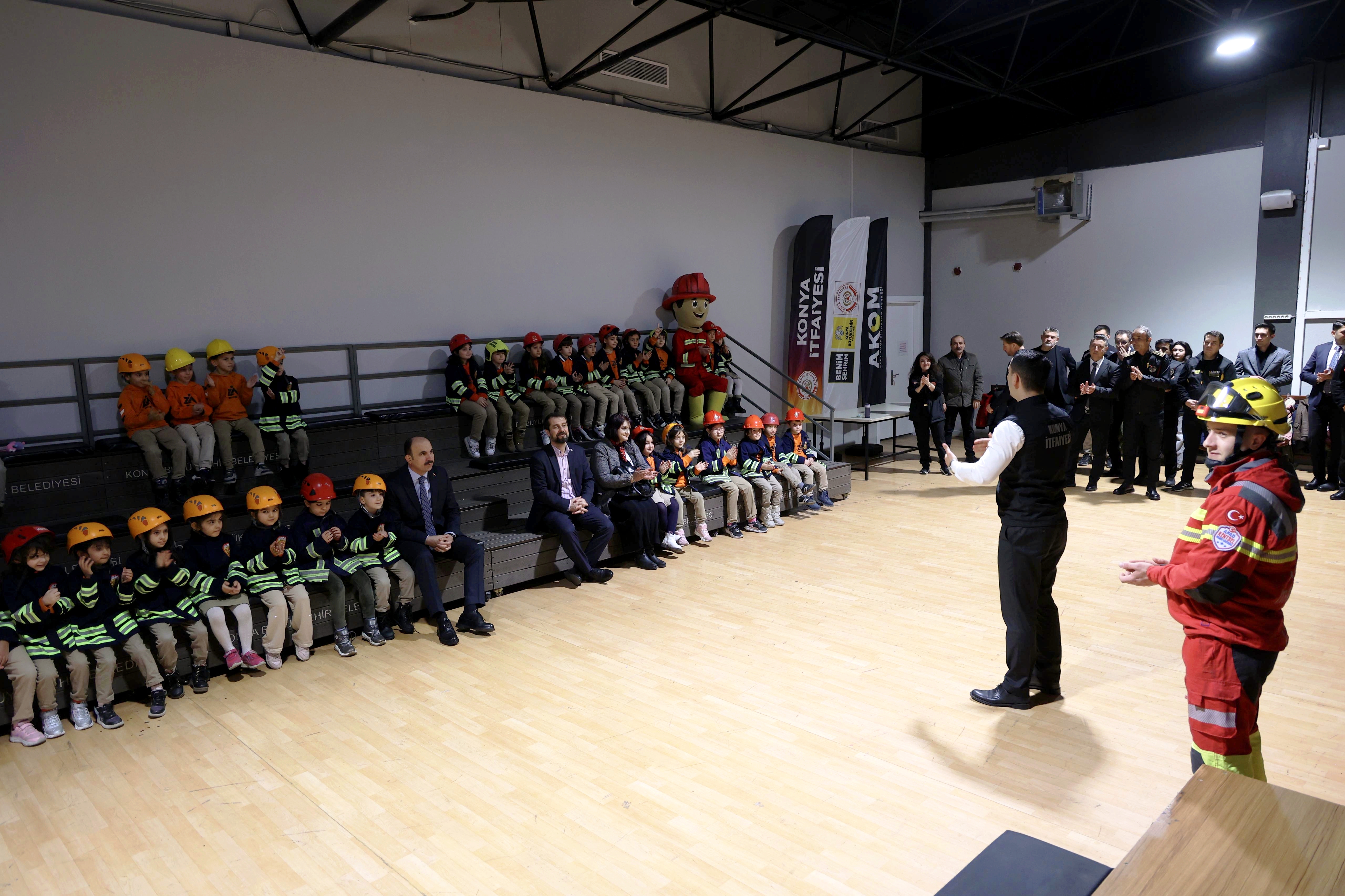 BAŞKAN ALTAY: “KONYA’DA 1. SINIFA GİDEN 45 BİN ÇOCUĞUMUZA İTFAİYE EĞİTİMİ VERİYORUZ”