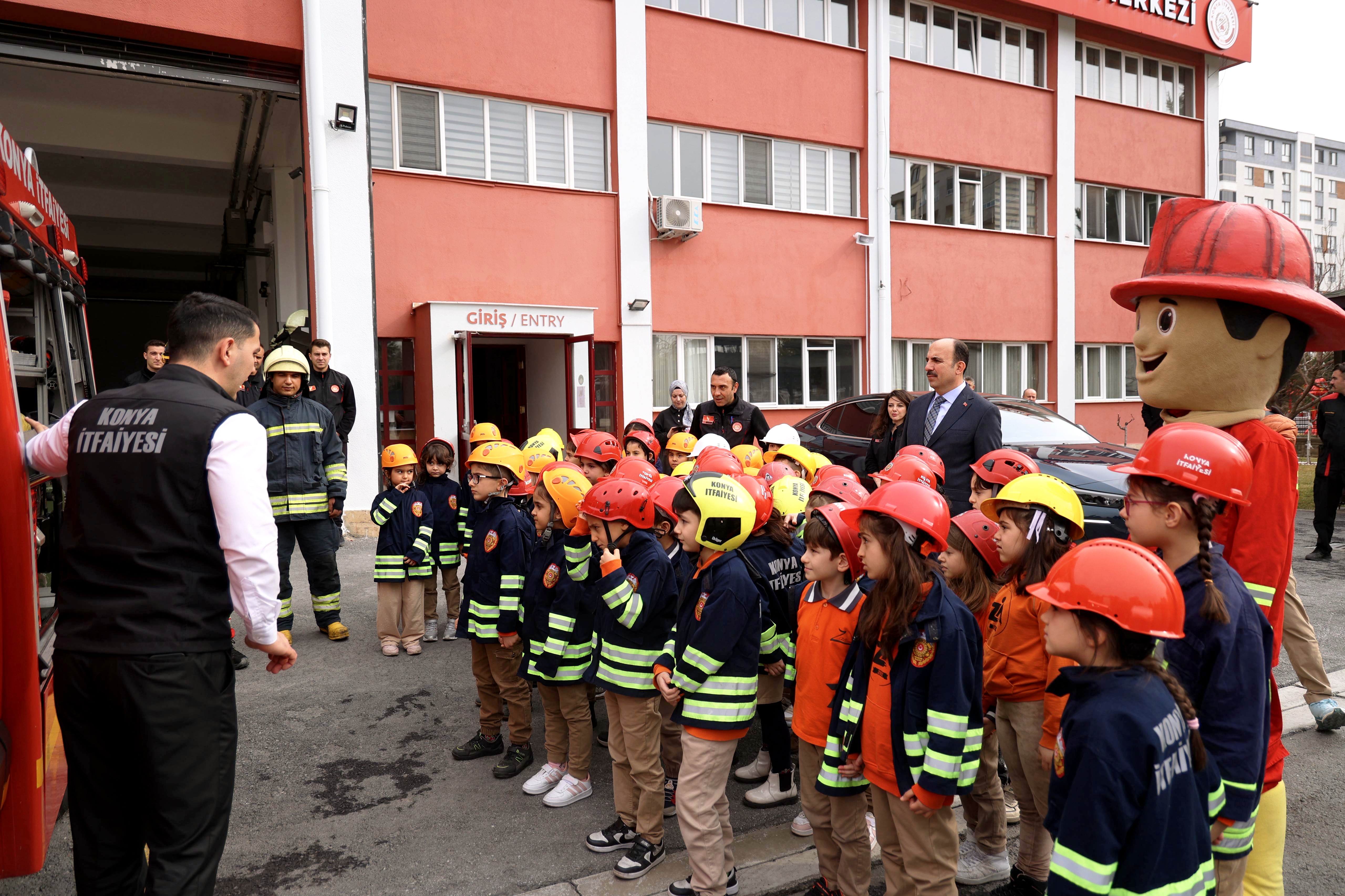 BAŞKAN ALTAY: “KONYA’DA 1. SINIFA GİDEN 45 BİN ÇOCUĞUMUZA İTFAİYE EĞİTİMİ VERİYORUZ”