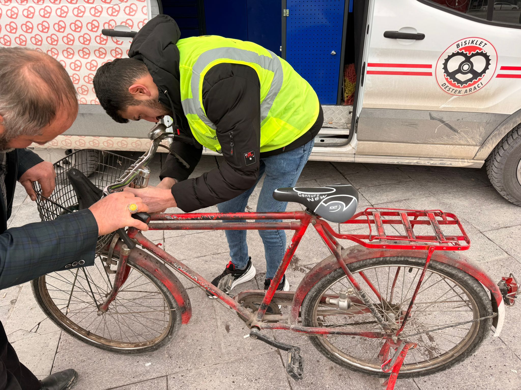 KONYA BÜYÜKŞEHİR “DÜNYA KIŞIN İŞE BİSİKLETLE GİTME GÜNÜ” KAPSAMINDA ETKİNLİKLER DÜZENLİYOR