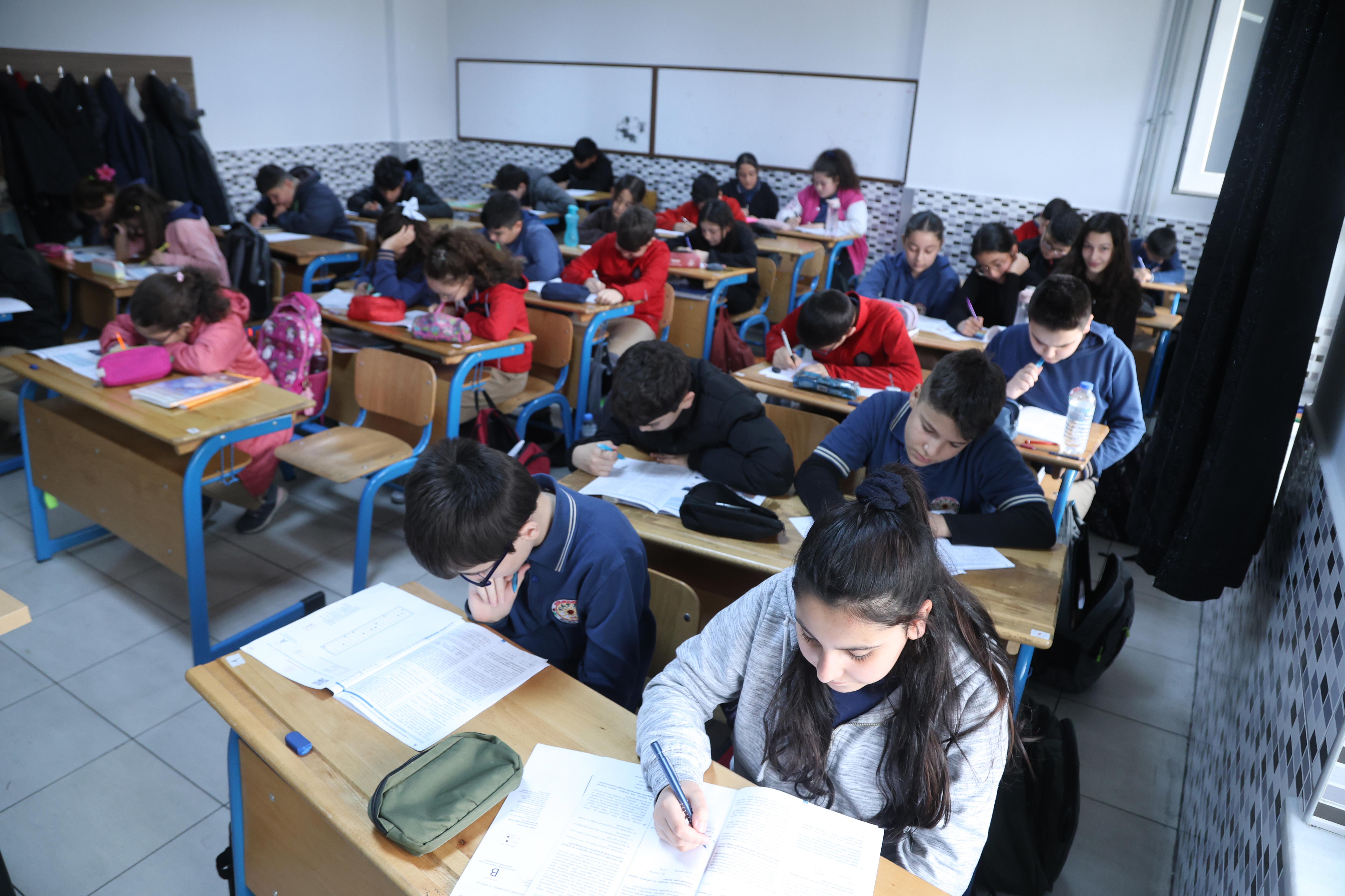 KONYA BÜYÜKŞEHİR 31 İLÇEDEKİ ORTAOKUL VE LİSE ÖĞRENCİLERİ İÇİN İZLEME VE DEĞERLENDİRME SINAVI GERÇEKLEŞTİRİYOR