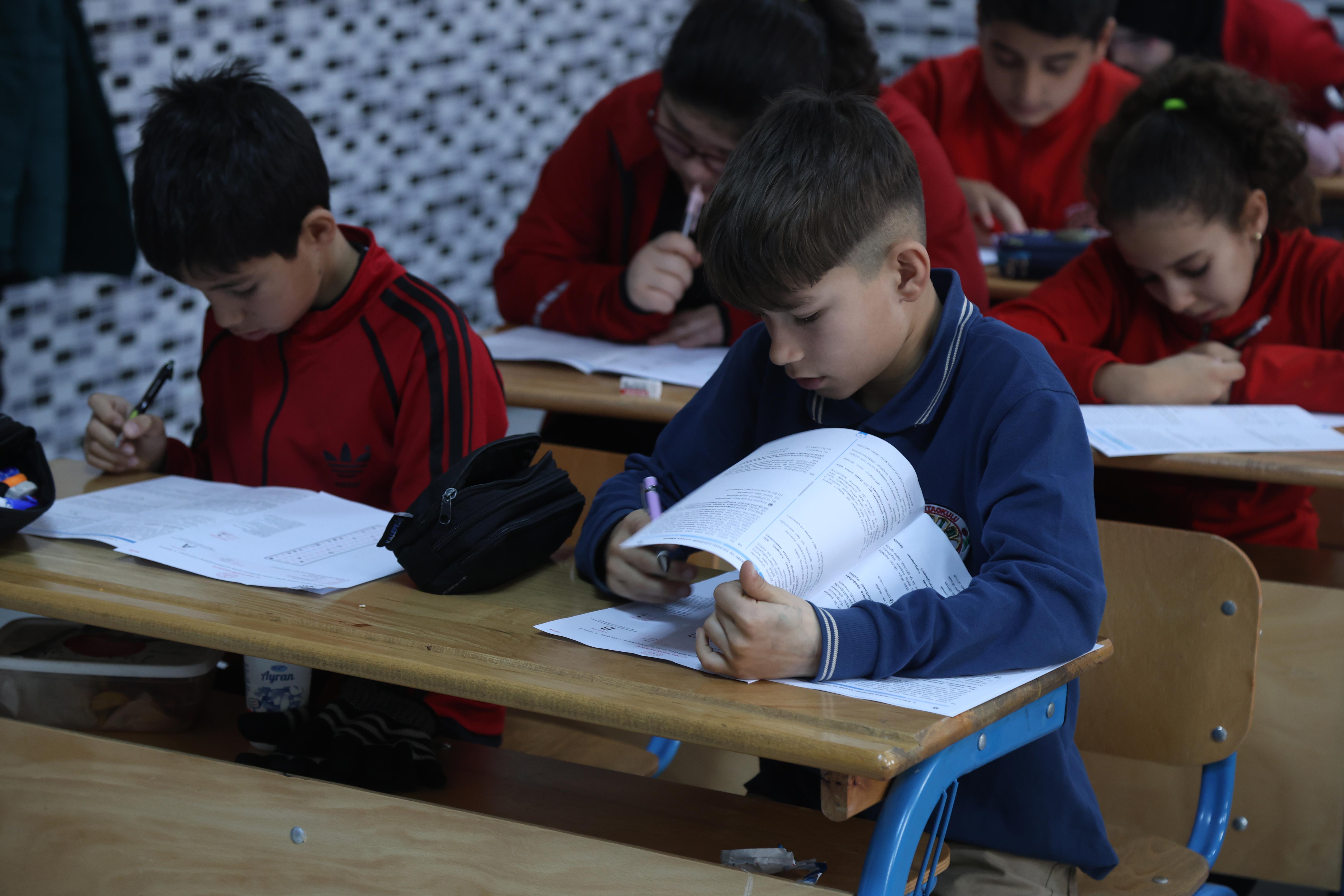 KONYA BÜYÜKŞEHİR 31 İLÇEDEKİ ORTAOKUL VE LİSE ÖĞRENCİLERİ İÇİN İZLEME VE DEĞERLENDİRME SINAVI GERÇEKLEŞTİRİYOR