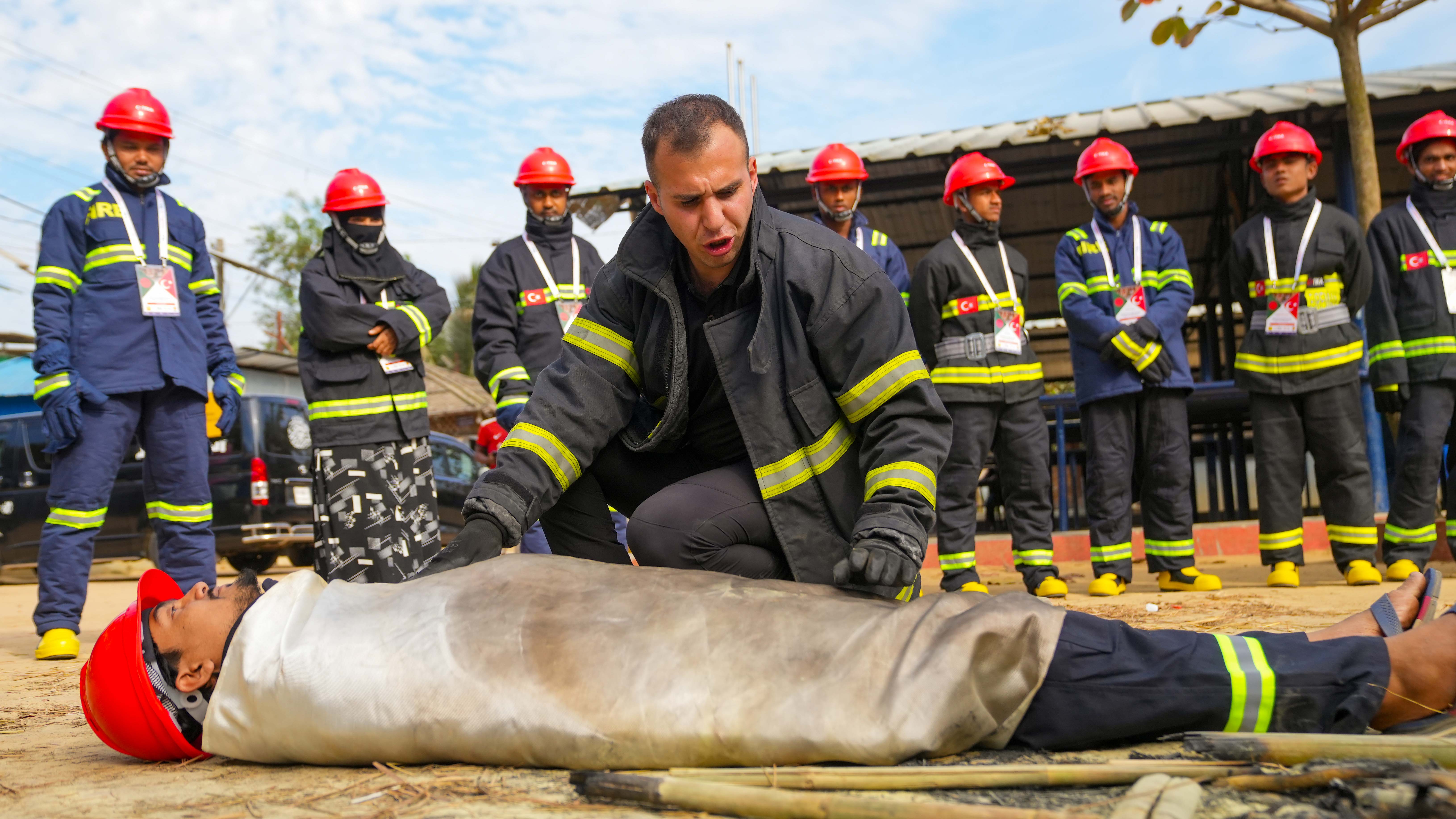 KONYA BÜYÜKŞEHİR VE TİKA’DAN ARAKANLI MÜLTECİLERE AFET EĞİTİMİ