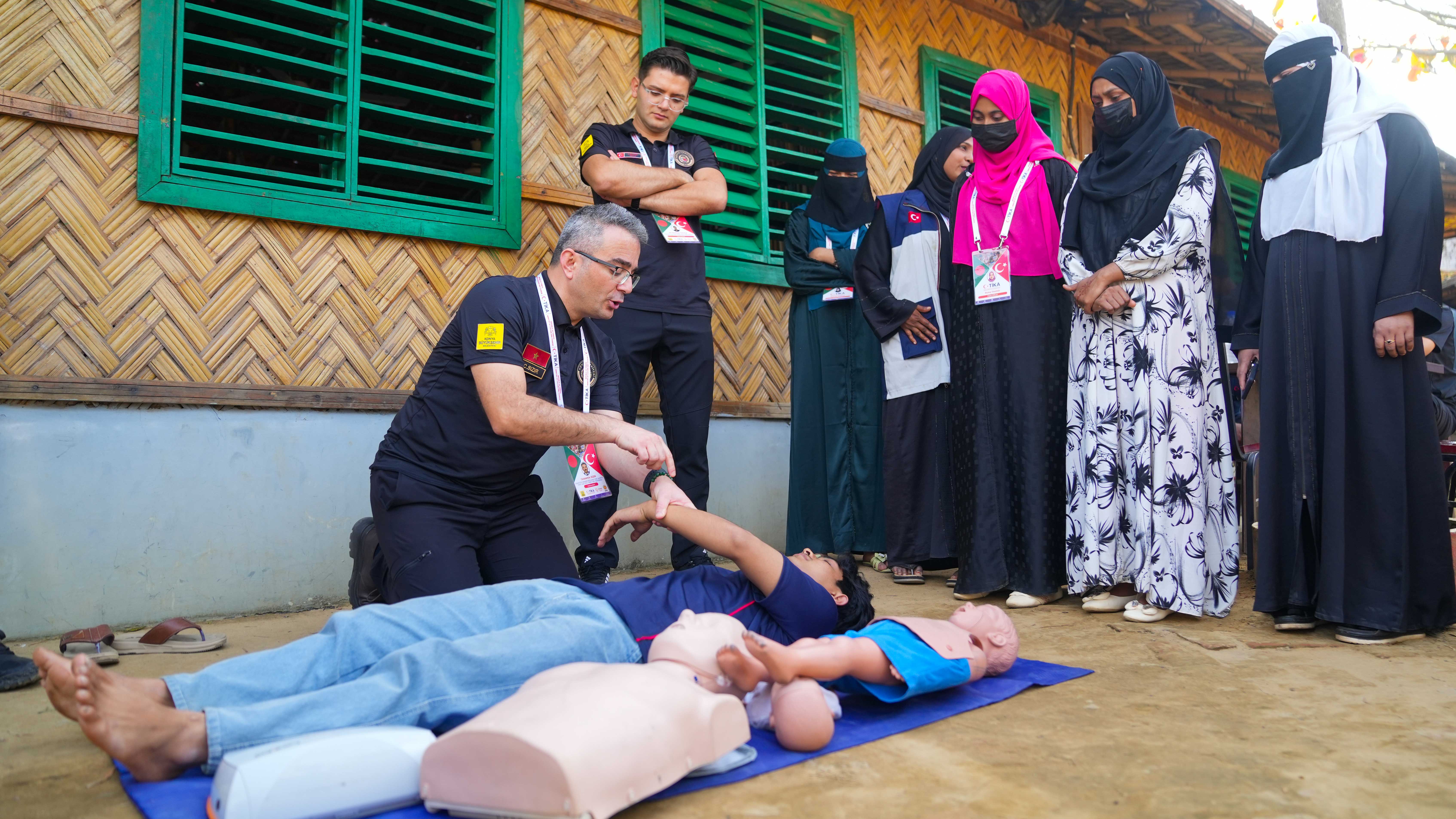 KONYA BÜYÜKŞEHİR VE TİKA’DAN ARAKANLI MÜLTECİLERE AFET EĞİTİMİ