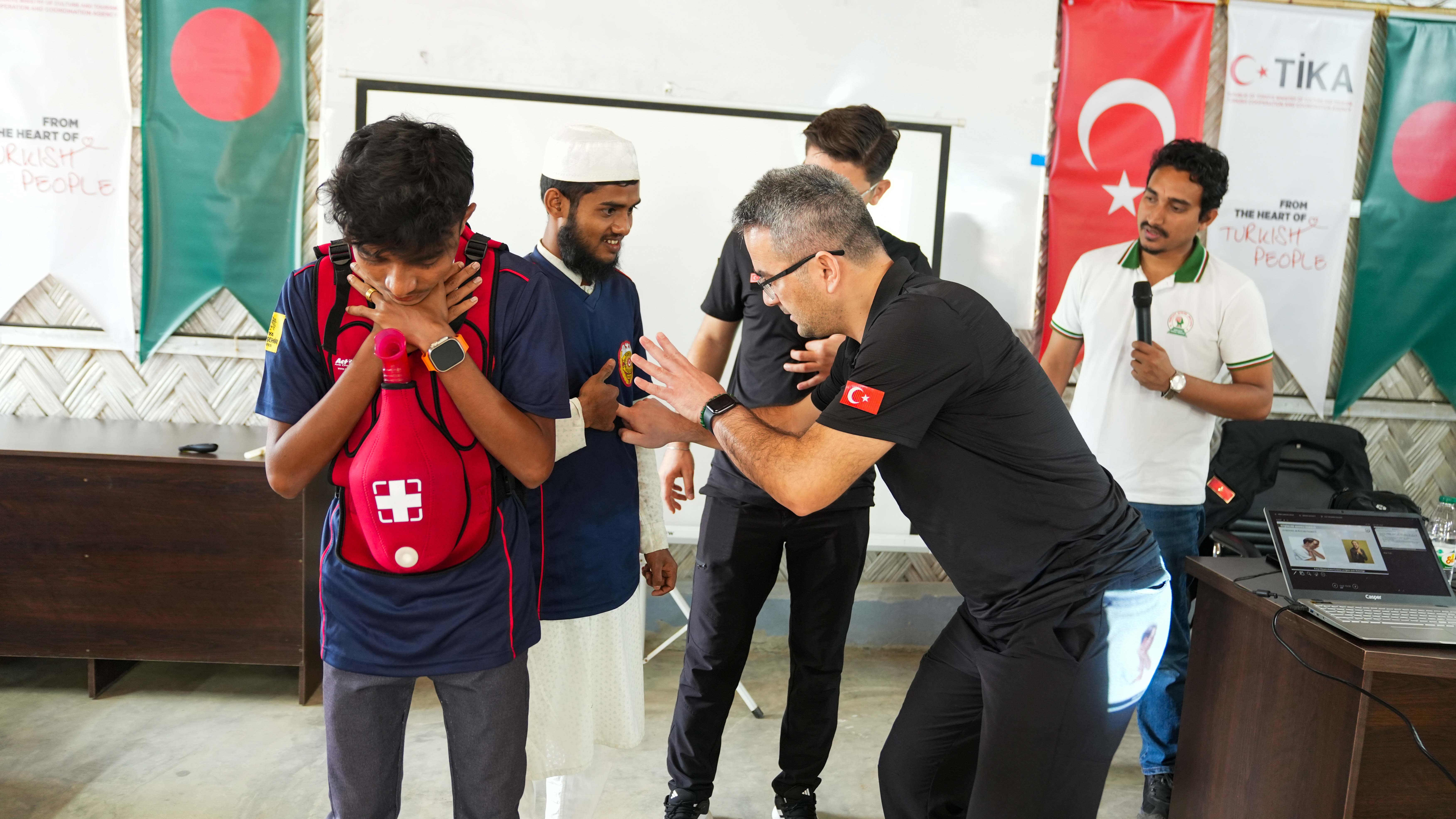 KONYA BÜYÜKŞEHİR VE TİKA’DAN ARAKANLI MÜLTECİLERE AFET EĞİTİMİ