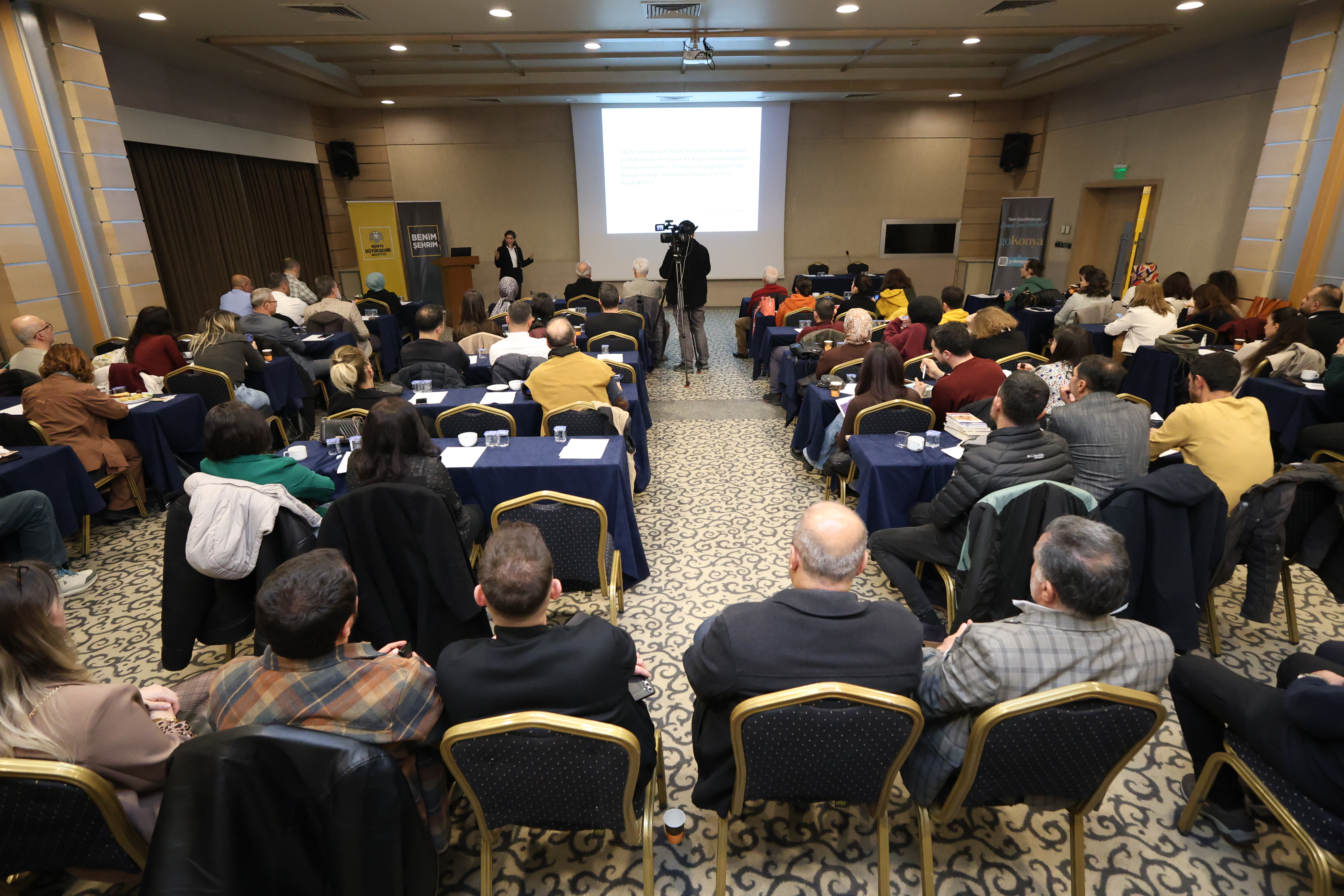"KONYA'NIN ZENGİNLİKLERİ: TURİZM VE KÜLTÜREL MİRAS EĞİTİMLERİ" PROGRAMI İLE ŞEHRİN SAKLI MİRASLARI ANLATILDI