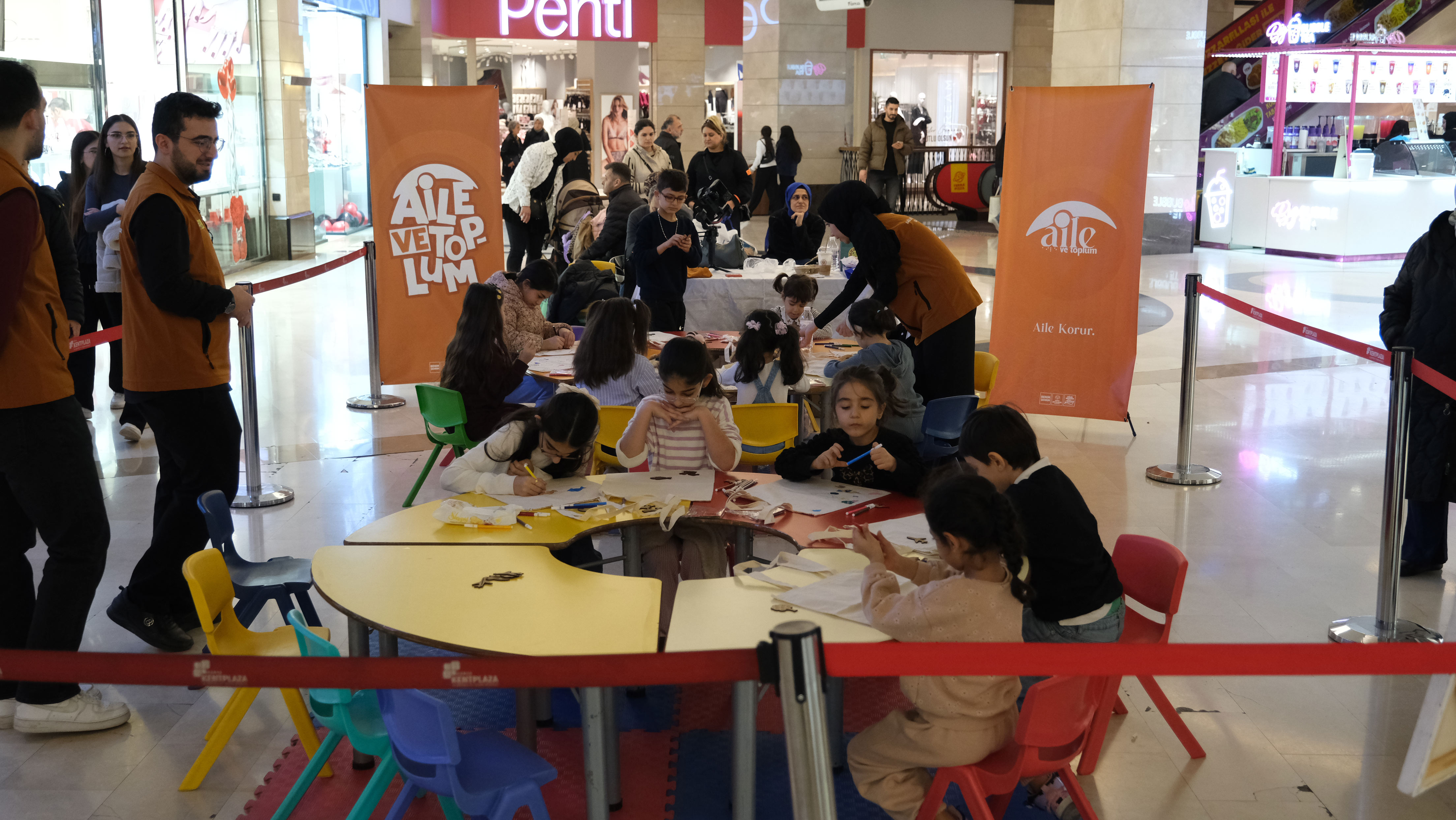 KONYA BÜYÜKŞEHİR, KONYA’DAKİ GAZZELİ ÇOCUKLARIN RESİMLERİNDEN SERGİ AÇTI