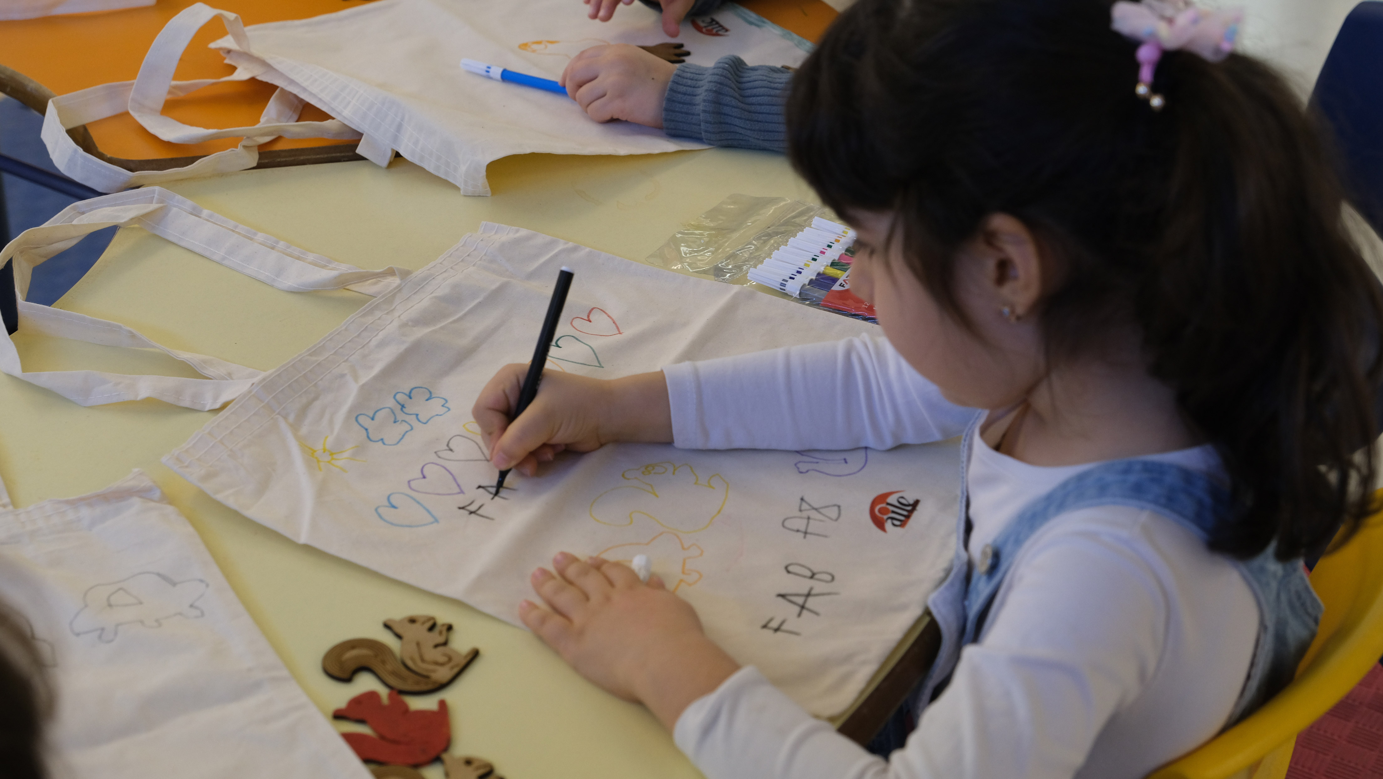 KONYA BÜYÜKŞEHİR, KONYA’DAKİ GAZZELİ ÇOCUKLARIN RESİMLERİNDEN SERGİ AÇTI