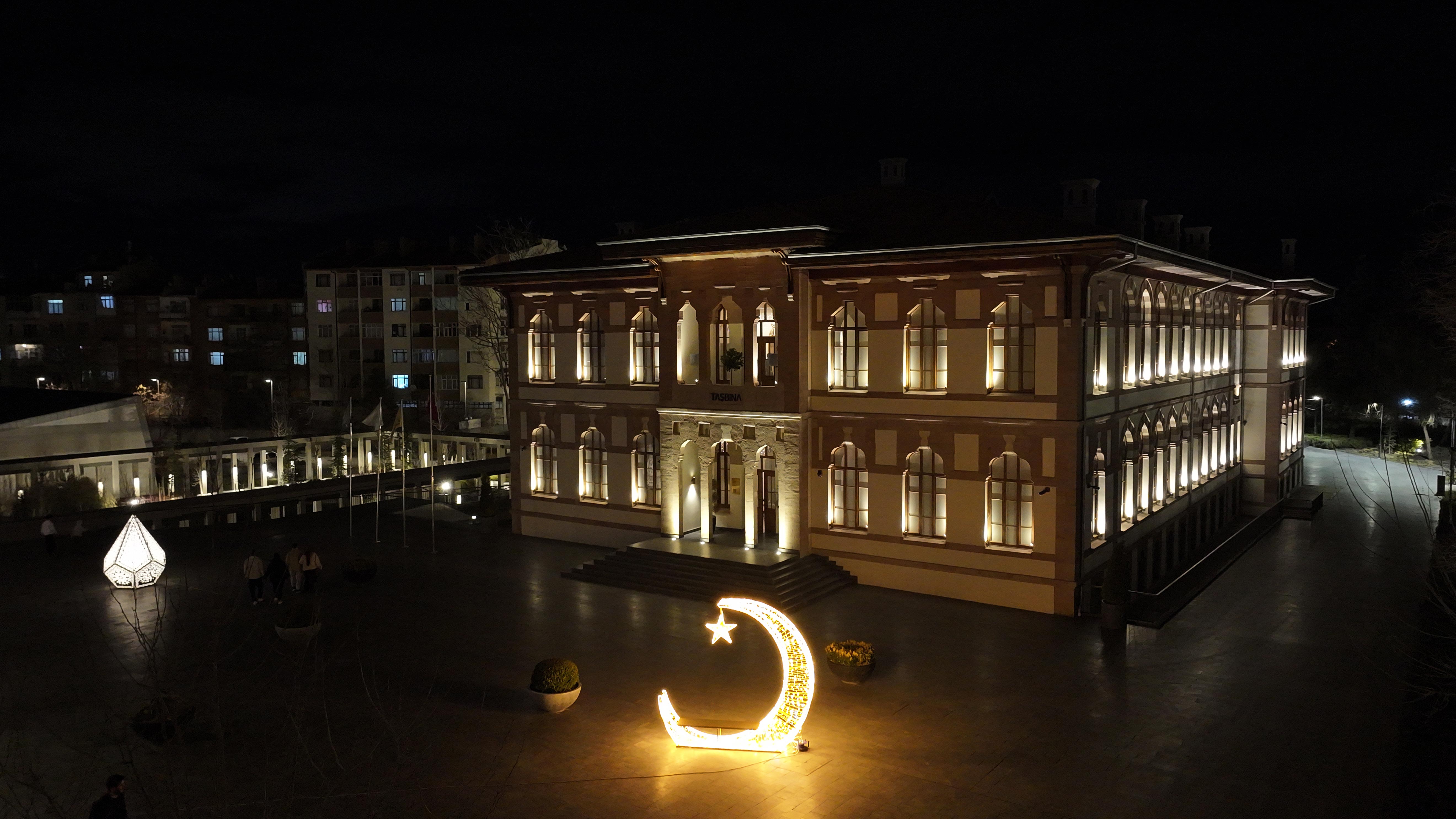 KONYA 11 AYIN SULTANI RAMAZAN’A IŞIL IŞIL GİRİYOR