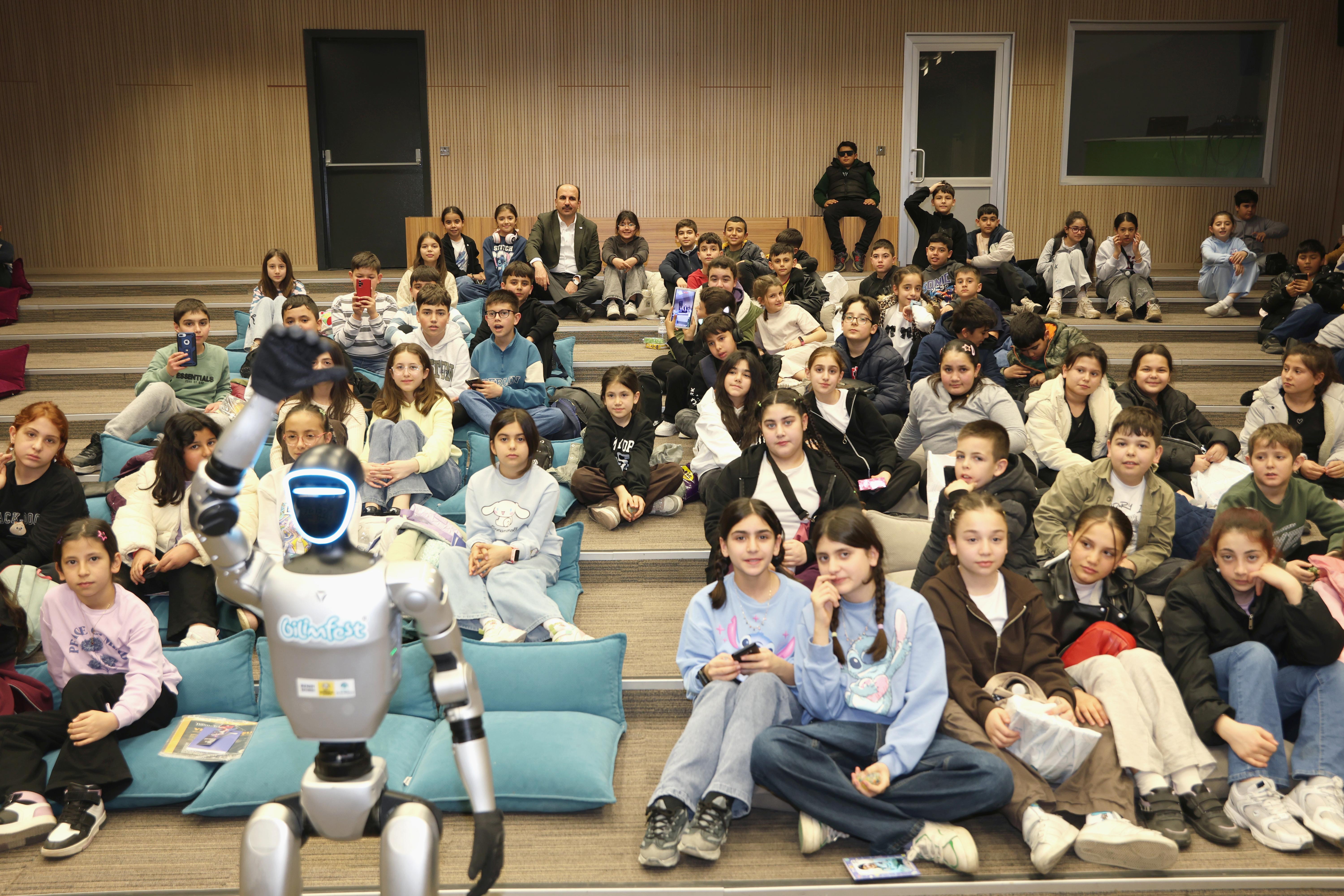 BAŞKAN ALTAY: “28 İLÇEMİZDEN 14 BİN ÖĞRENCİMİZ BU YIL BİLİM MERKEZİ İLE TANIŞMIŞ OLACAK”