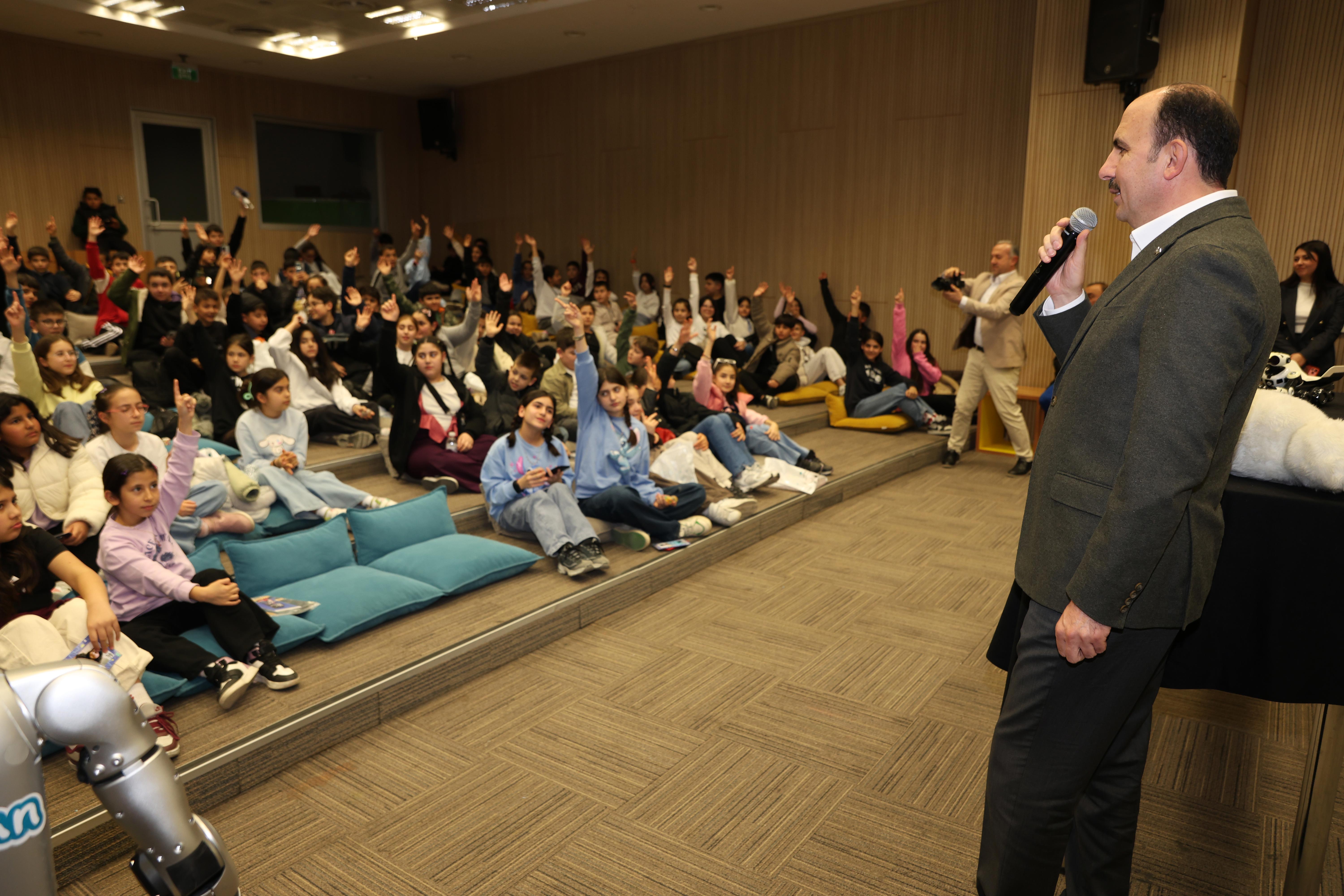 BAŞKAN ALTAY: “28 İLÇEMİZDEN 14 BİN ÖĞRENCİMİZ BU YIL BİLİM MERKEZİ İLE TANIŞMIŞ OLACAK”